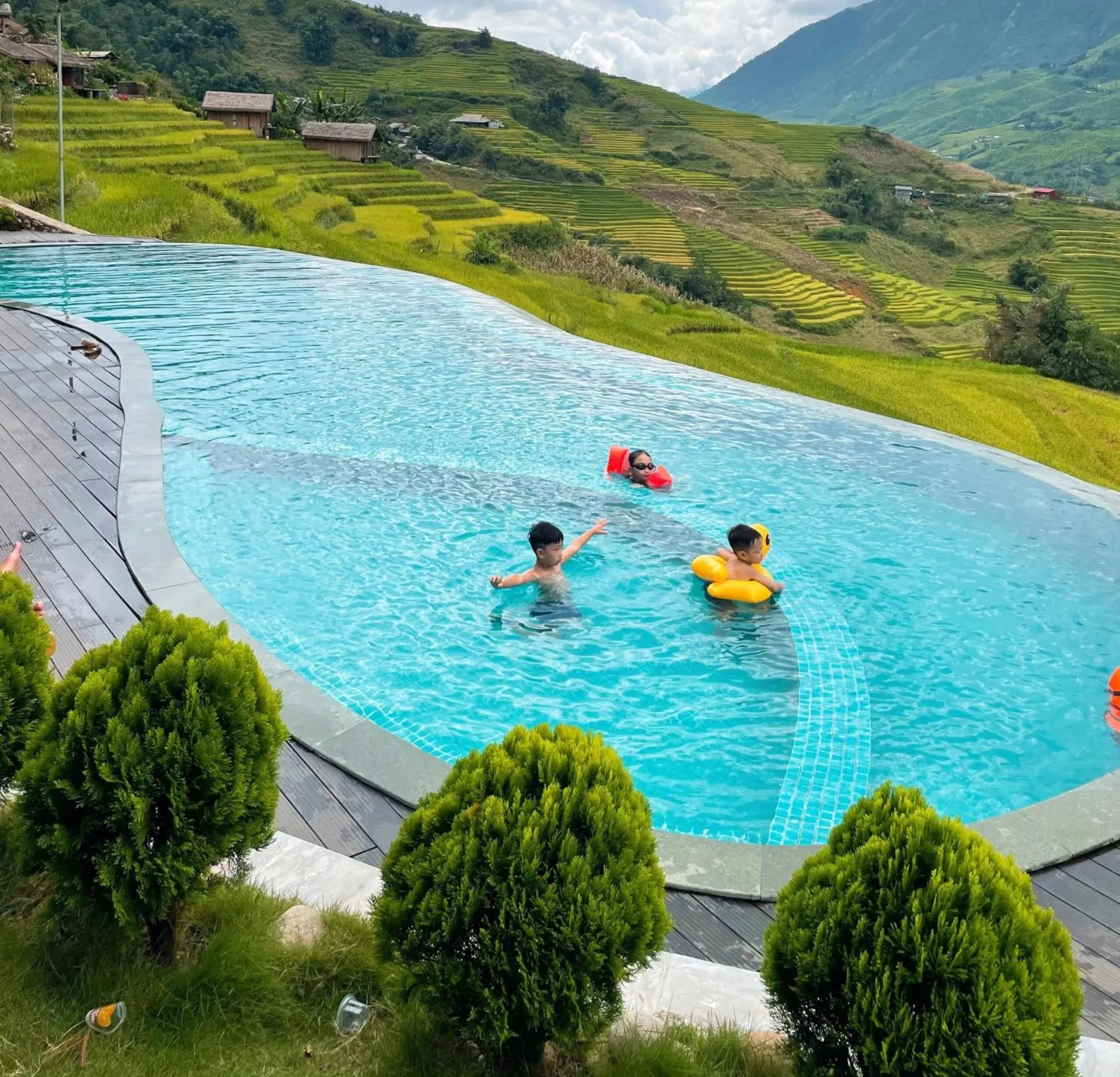 Swimming pool in Laxsik Ecolodge