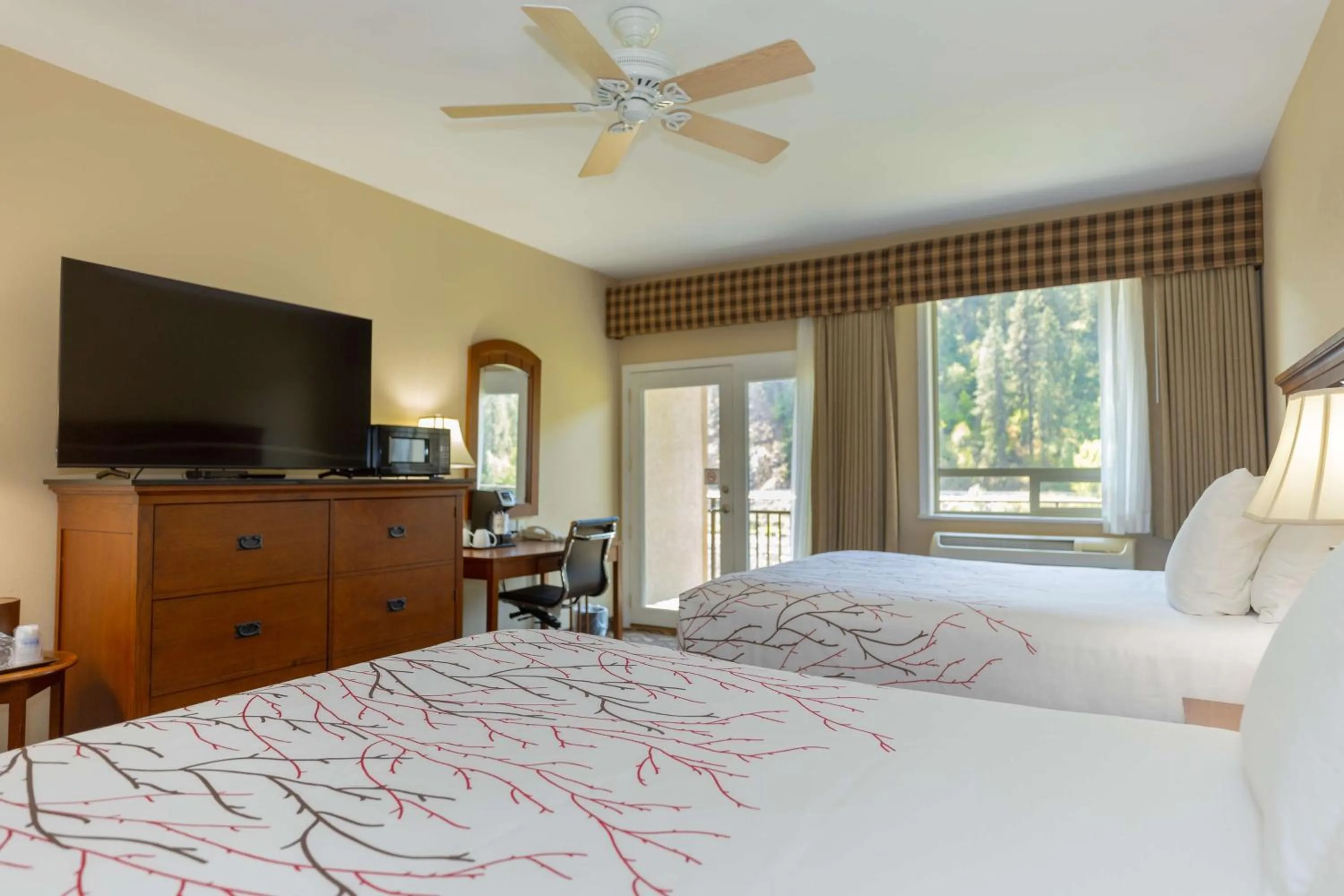 Bedroom, Bed in Best Western Lodge at River's Edge