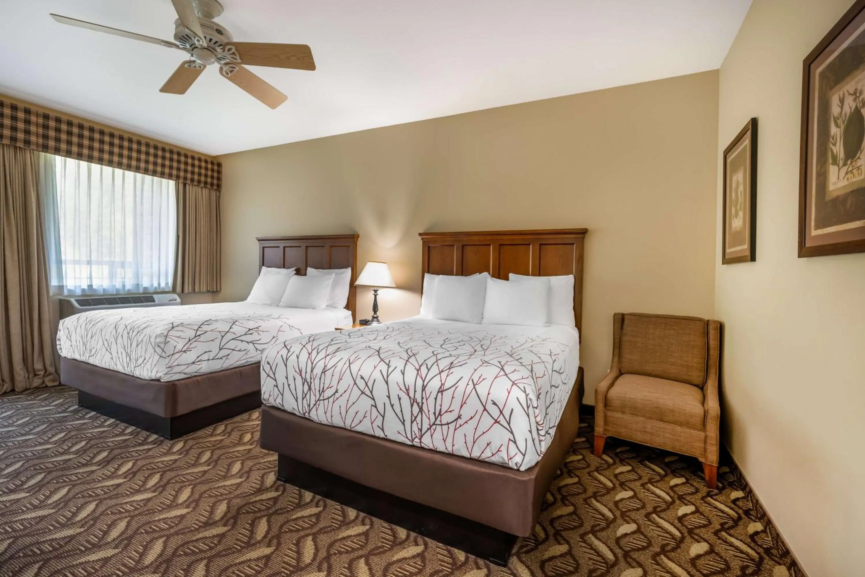 Bedroom, Bed in Best Western Lodge at River's Edge