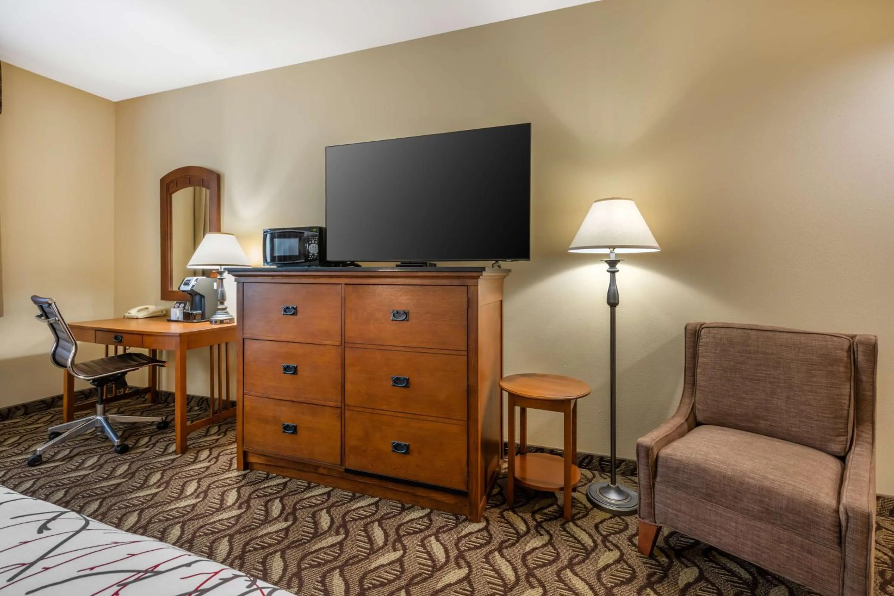 Bedroom, Bed in Best Western Lodge at River's Edge