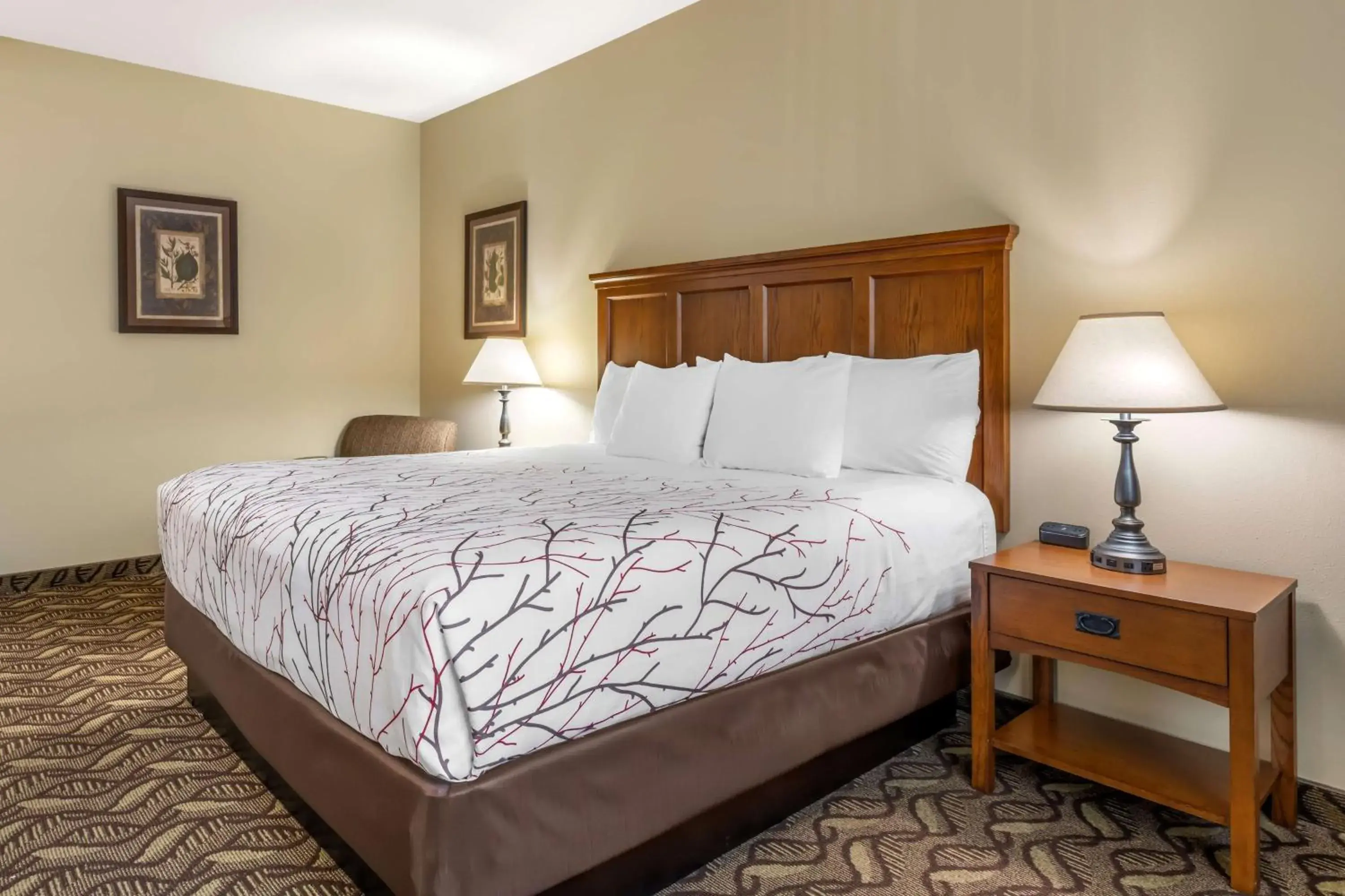 Bedroom, Bed in Best Western Lodge at River's Edge Bedroom, Bed in Best Western Lodge at River's Edge