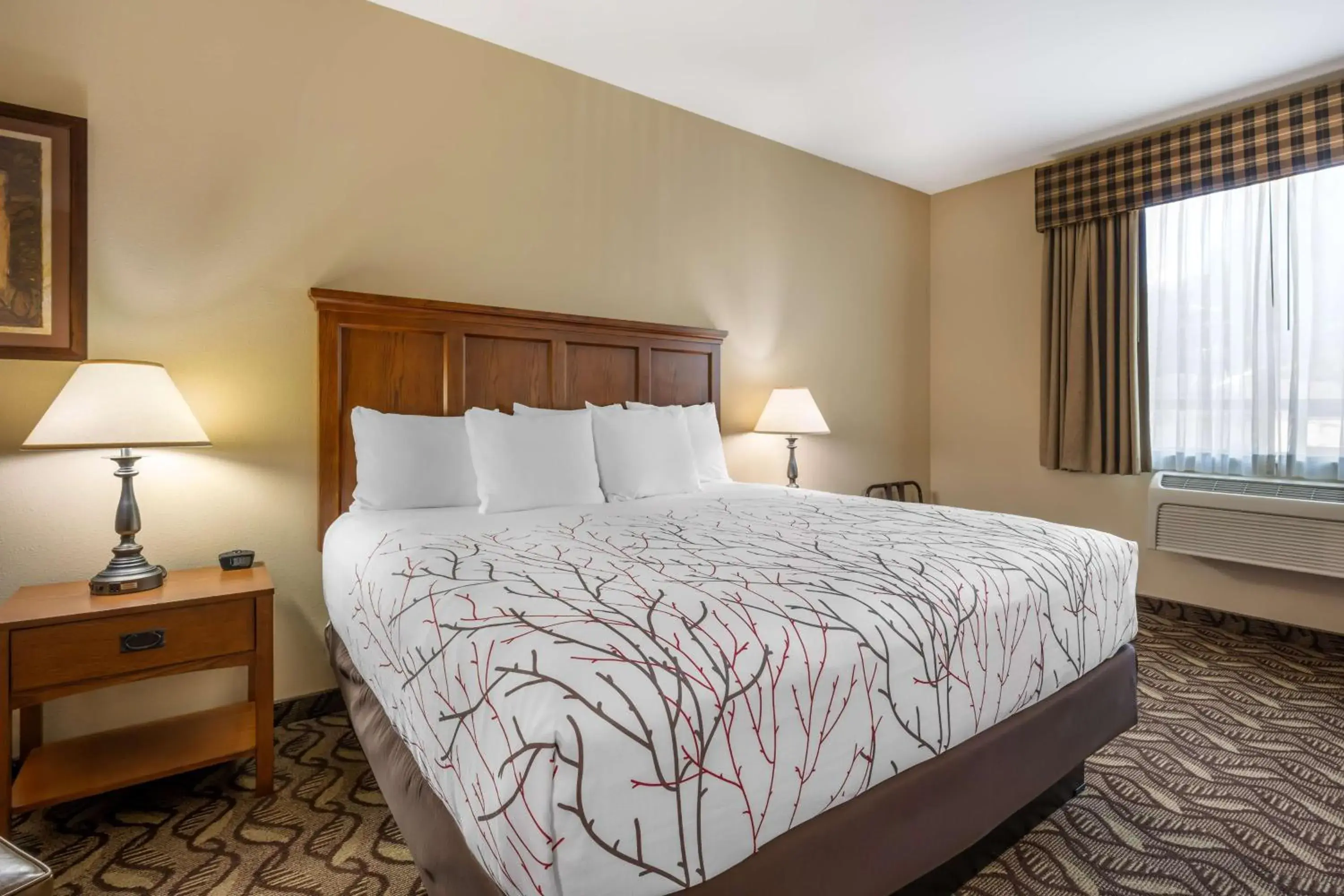 Bedroom, Bed in Best Western Lodge at River's Edge Bedroom, Bed in Best Western Lodge at River's Edge