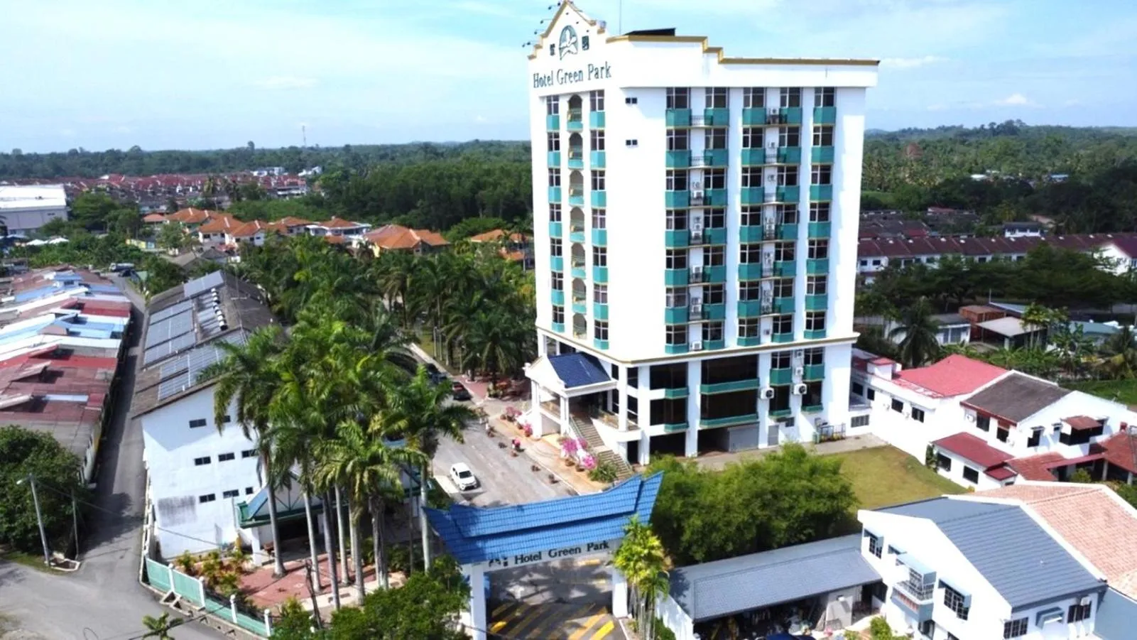 Property building in Hotel Green Park