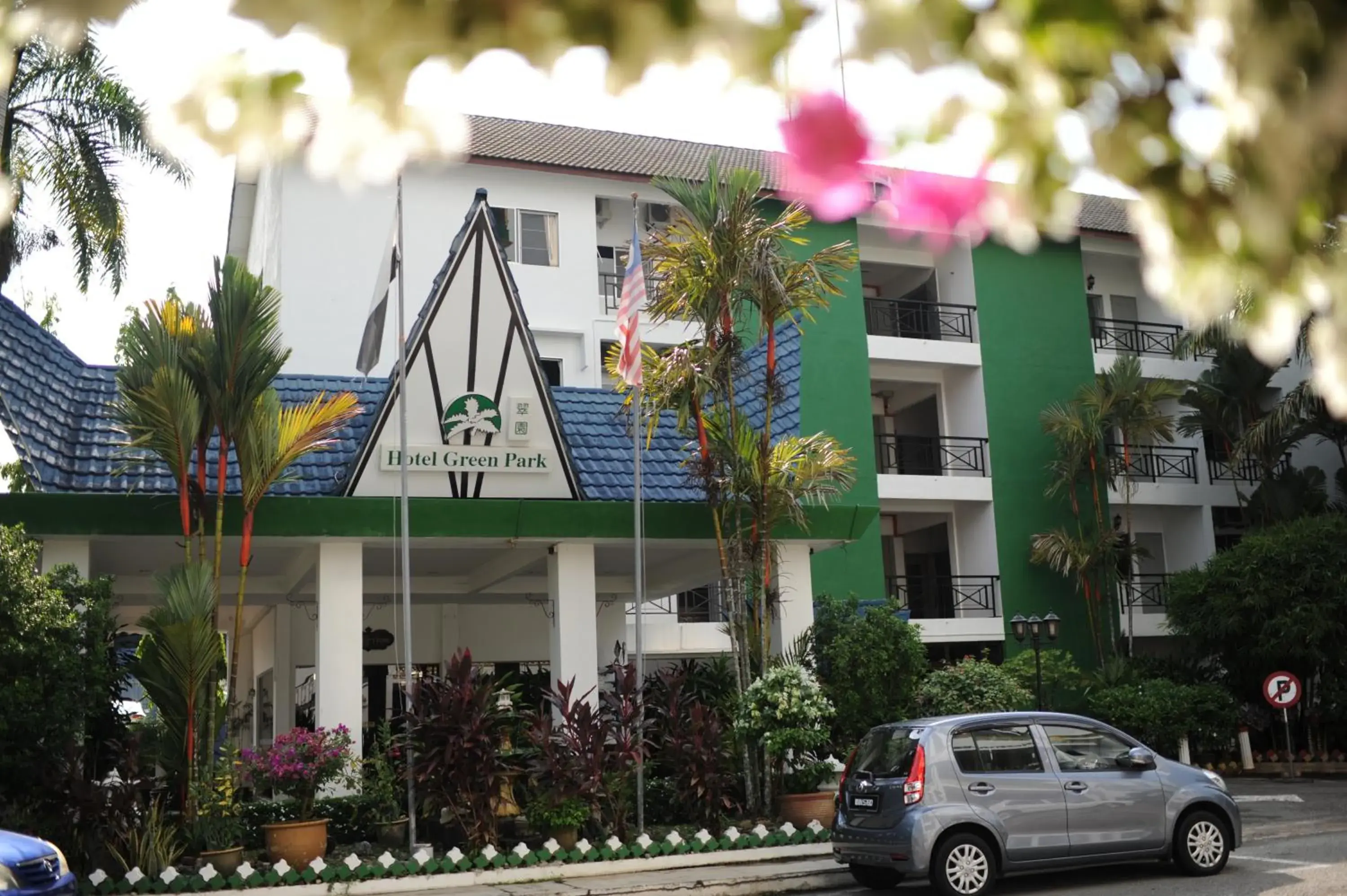 Property building in Hotel Green Park Property building in Hotel Green Park