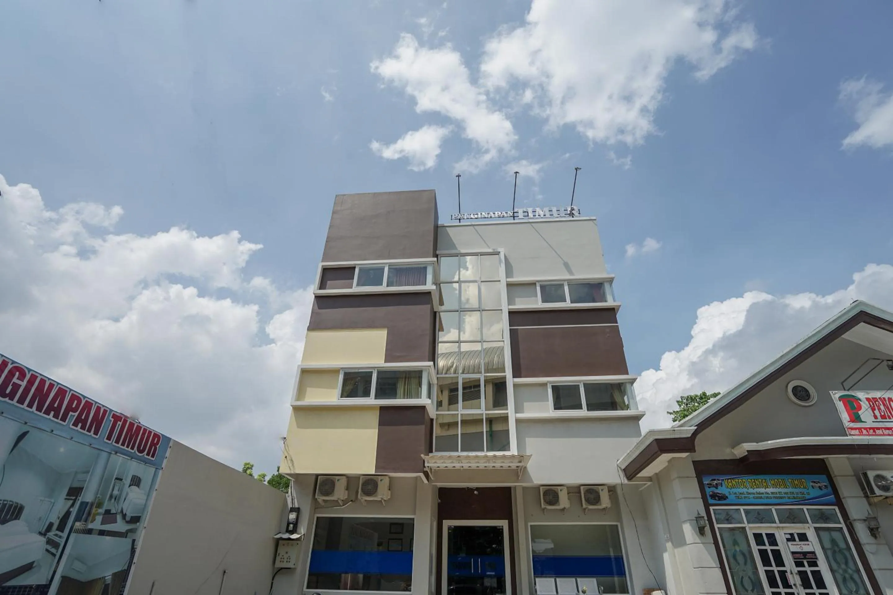 Property building in RedDoorz Plus near Palembang Airport 3