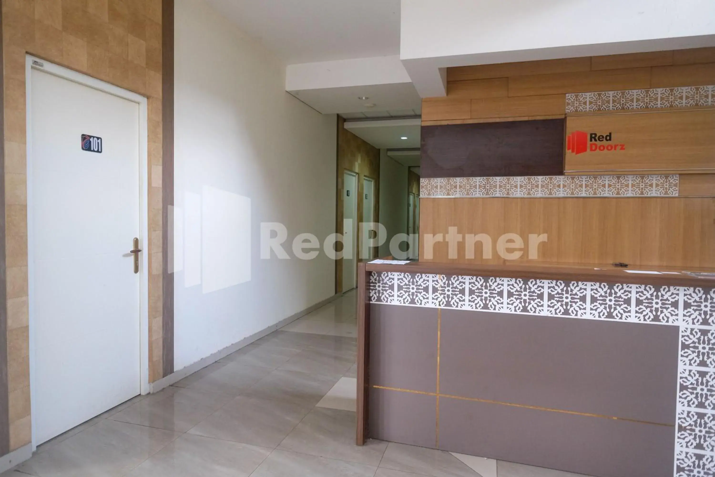 Lobby or reception in Garuda Guesthouse Yogyakarta RedPartner Lobby or reception in Garuda Guesthouse Yogyakarta RedPartner