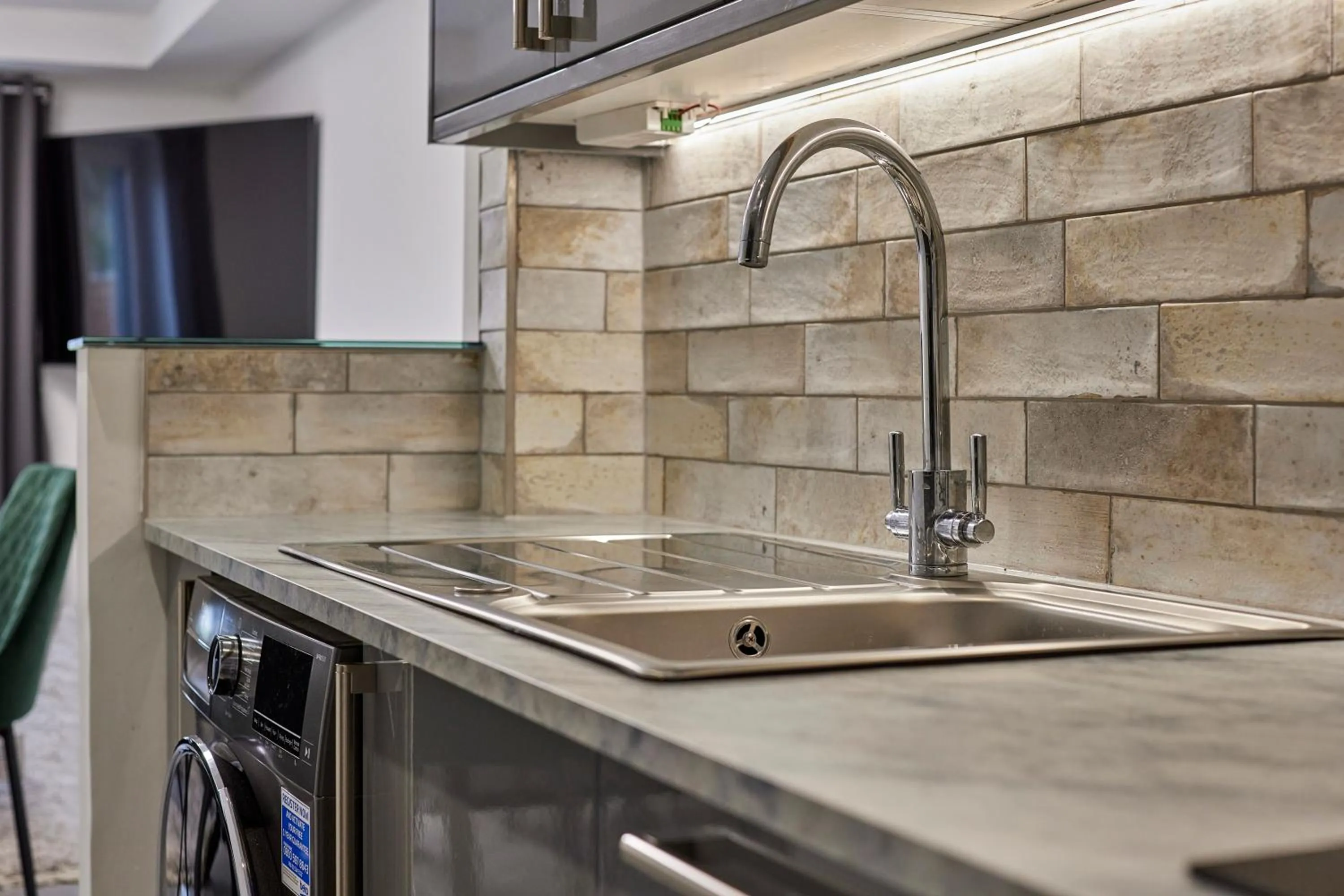 Kitchen or kitchenette in The Ashcroft Studios & Apartments with Free Parking