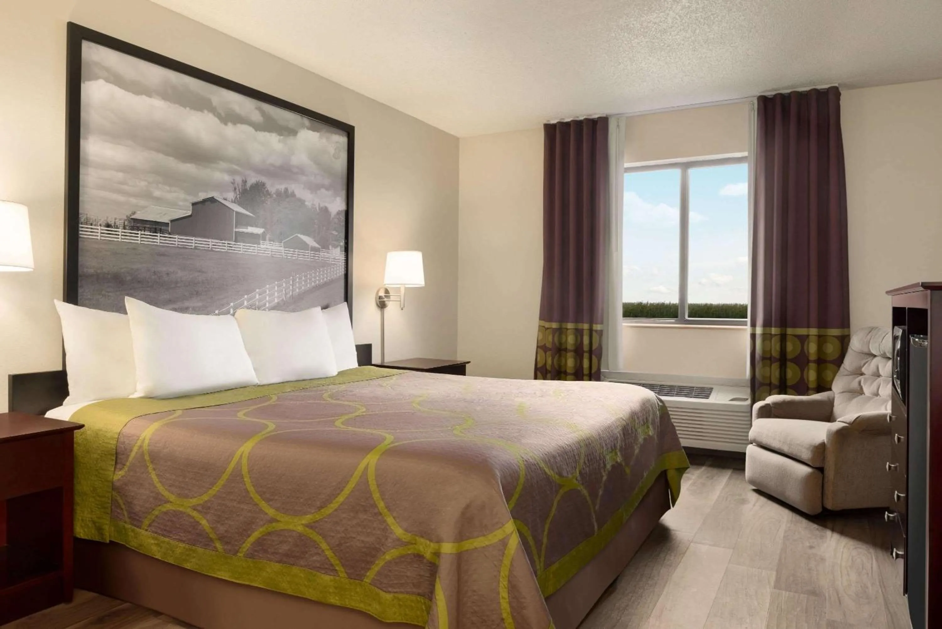 Photo of the whole room, Bed in Super 8 by Wyndham Bethany MO