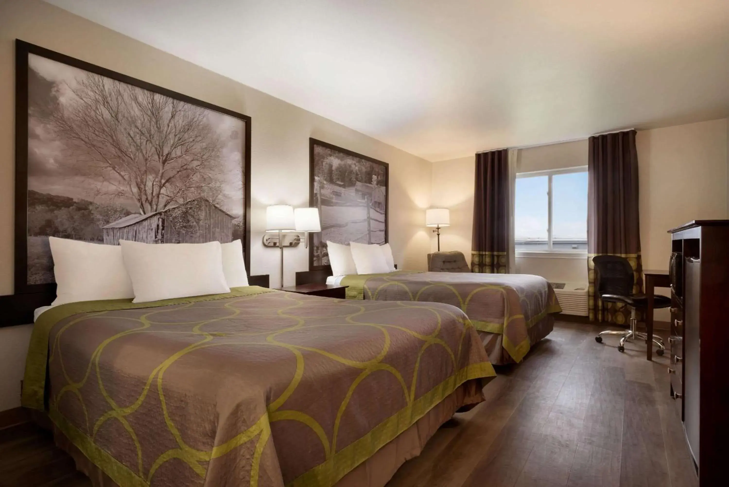 Photo of the whole room, Bed in Super 8 by Wyndham Bethany MO Photo of the whole room, Bed in Super 8 by Wyndham Bethany MO