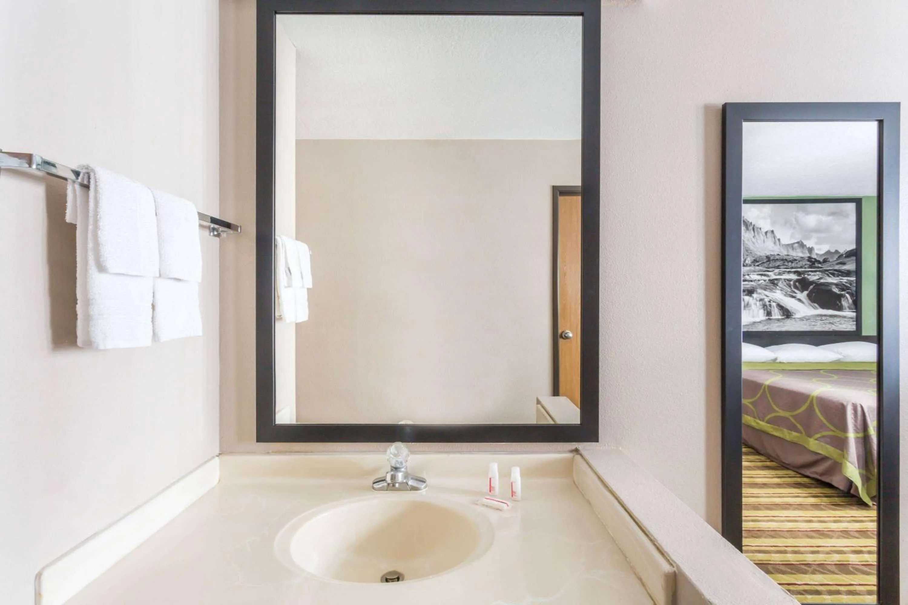 Photo of the whole room in Super 8 by Wyndham Rock Springs