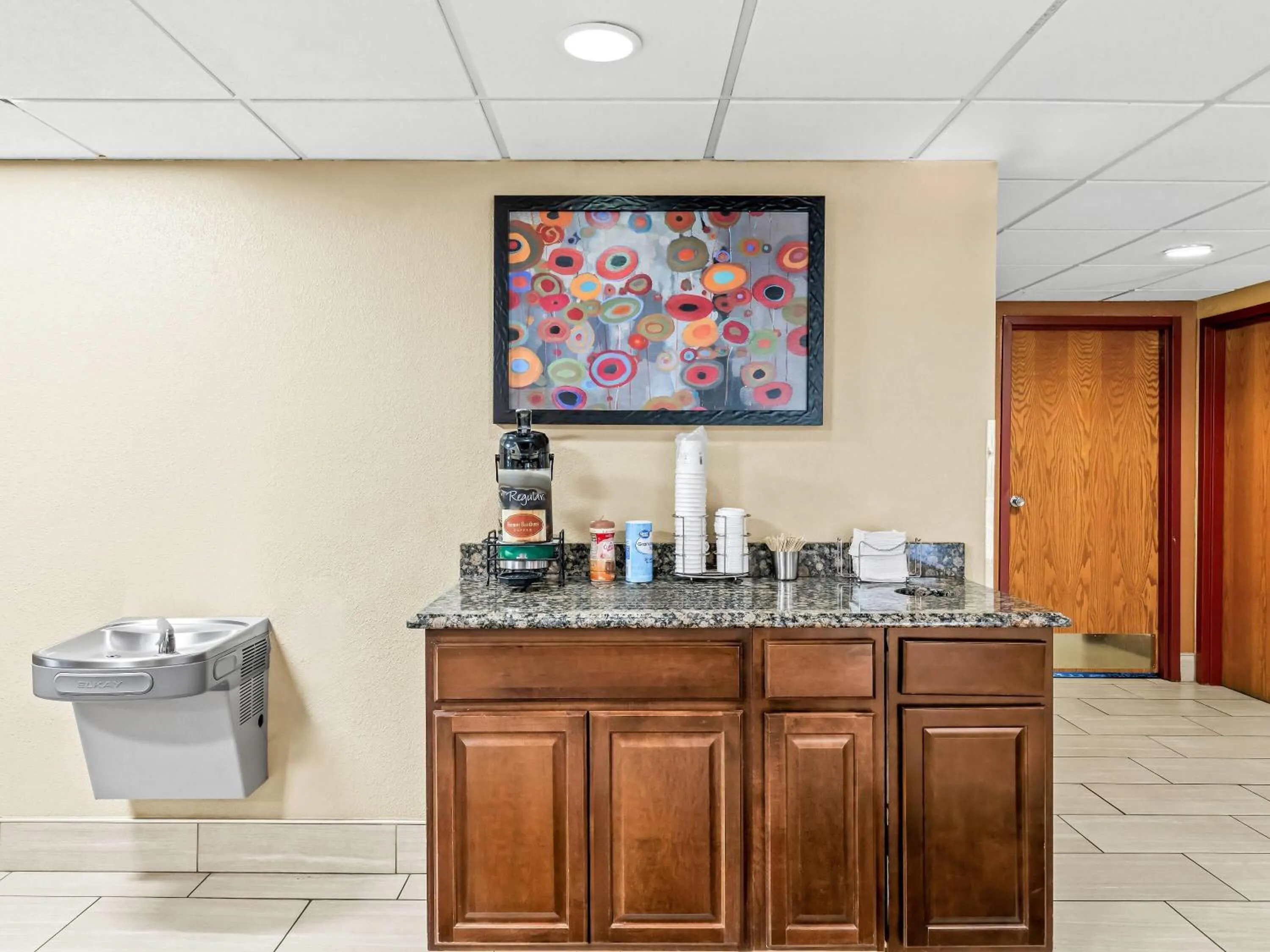 Lobby or reception in Super 8 by Wyndham Sturtevant Racine