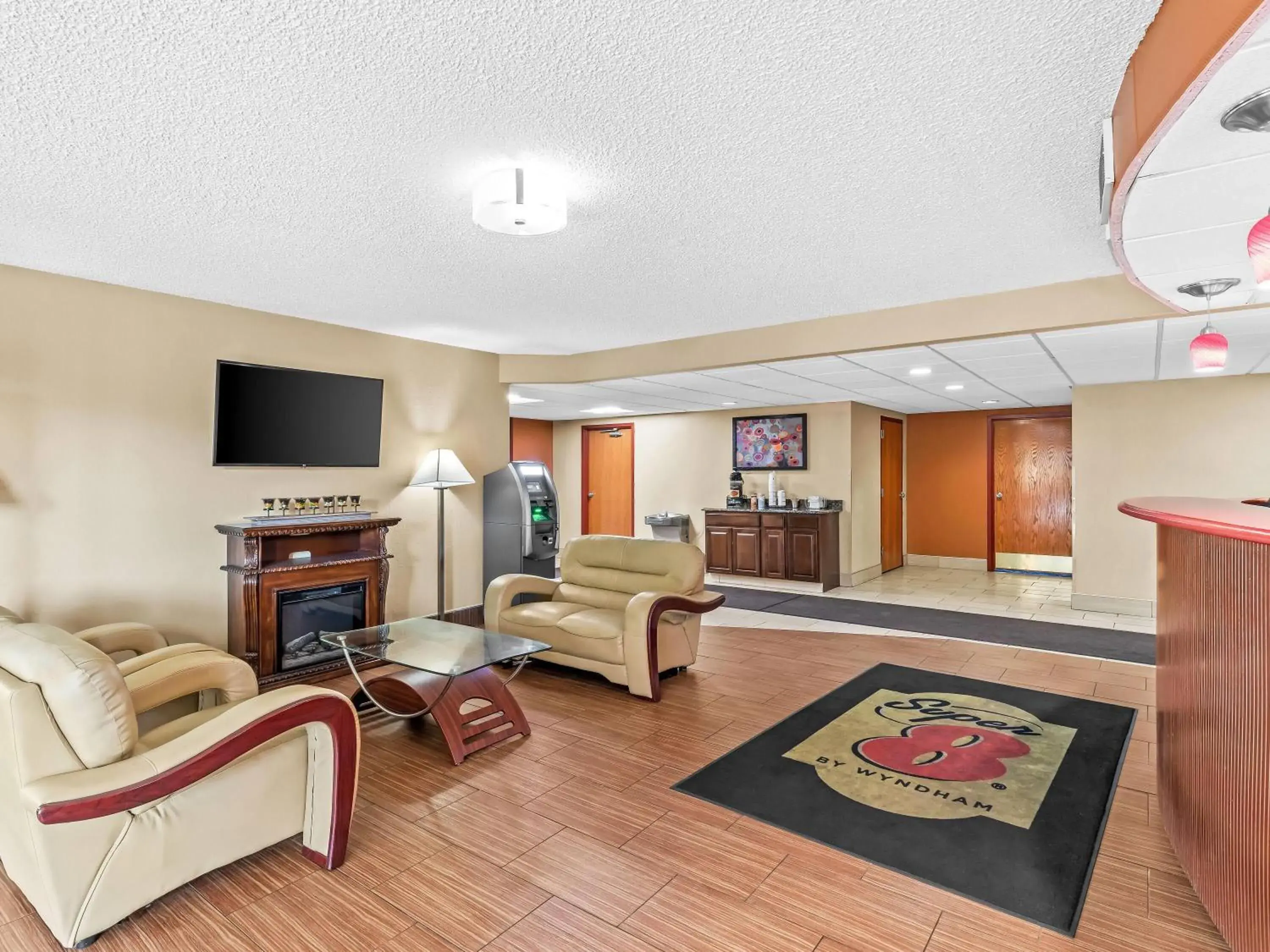 Lobby or reception in Super 8 by Wyndham Sturtevant Racine Lobby or reception in Super 8 by Wyndham Sturtevant Racine
