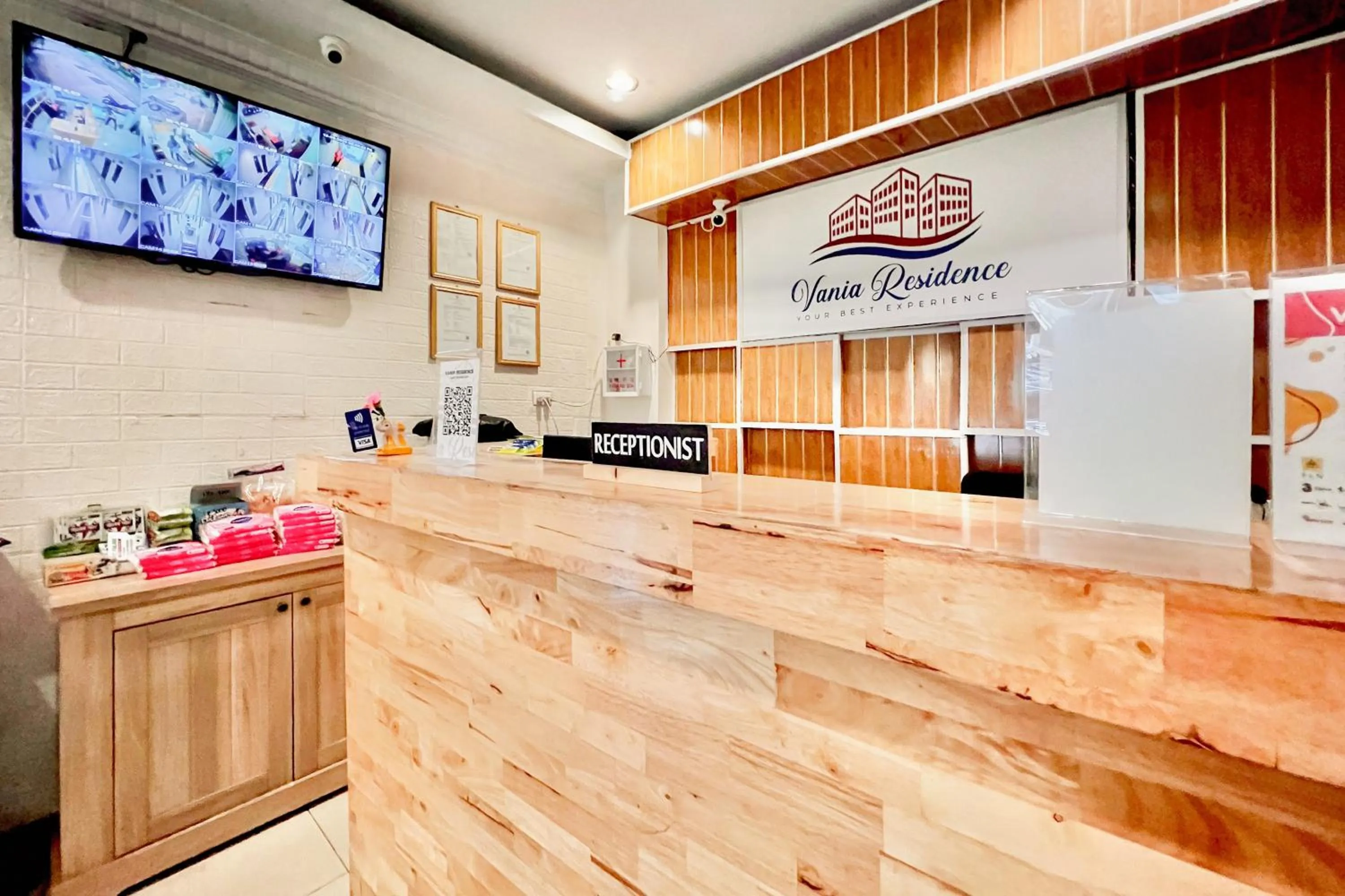 Lobby or reception in RedDoorz at Vania Residence Medan