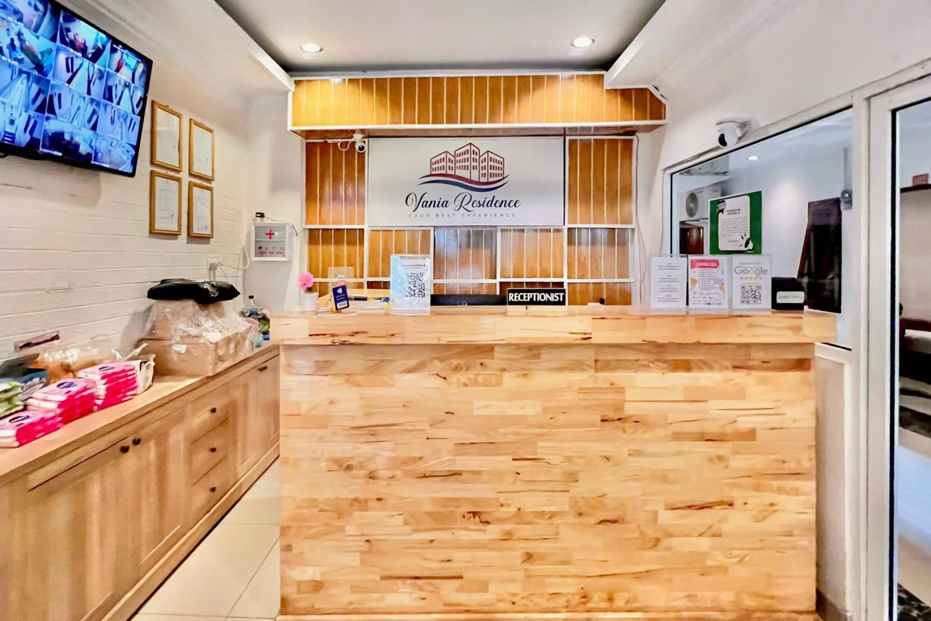 Lobby or reception in RedDoorz at Vania Residence Medan Lobby or reception in RedDoorz at Vania Residence Medan