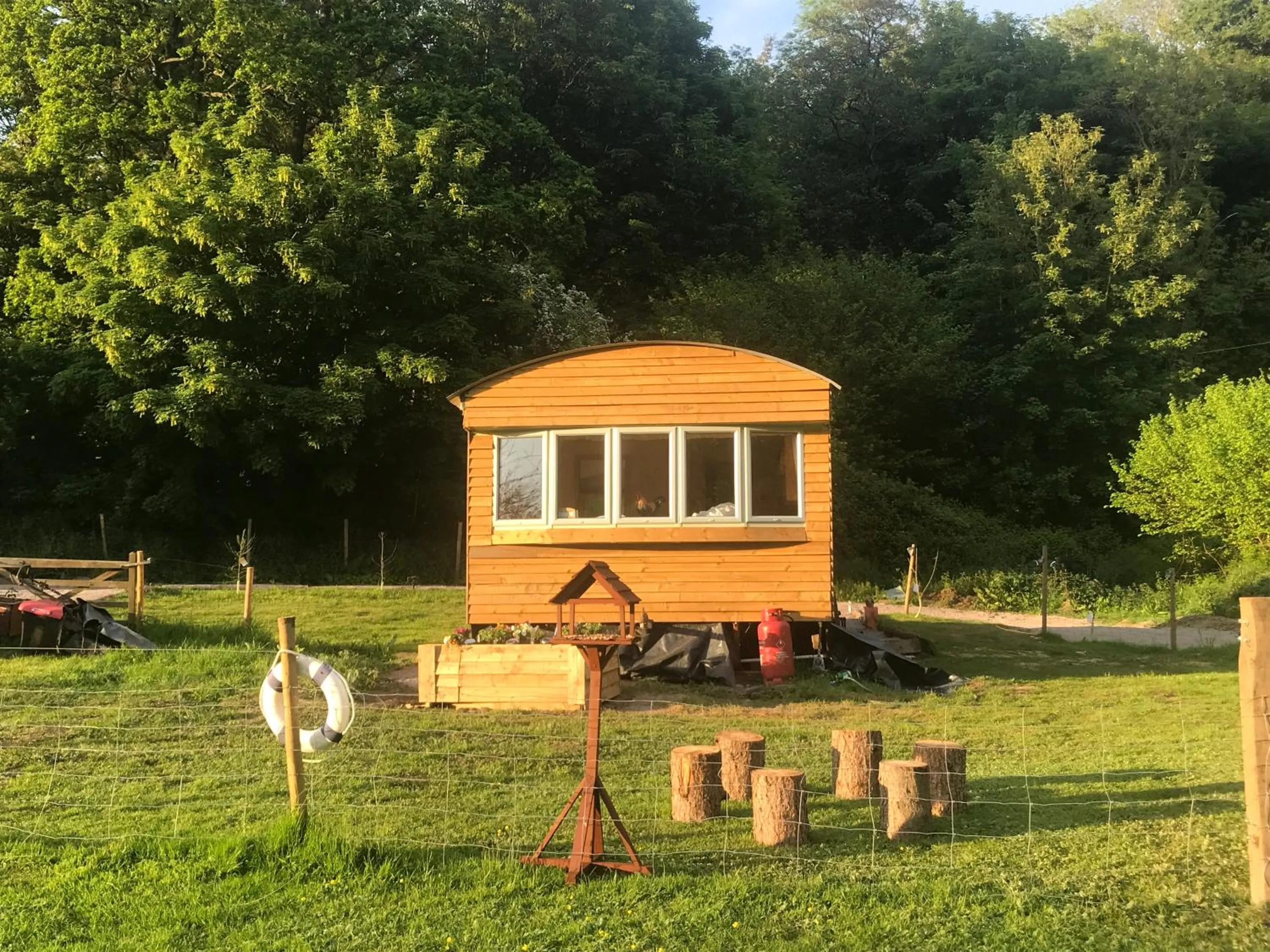 Shepherds Huts Ham Hill Dog-Friendly