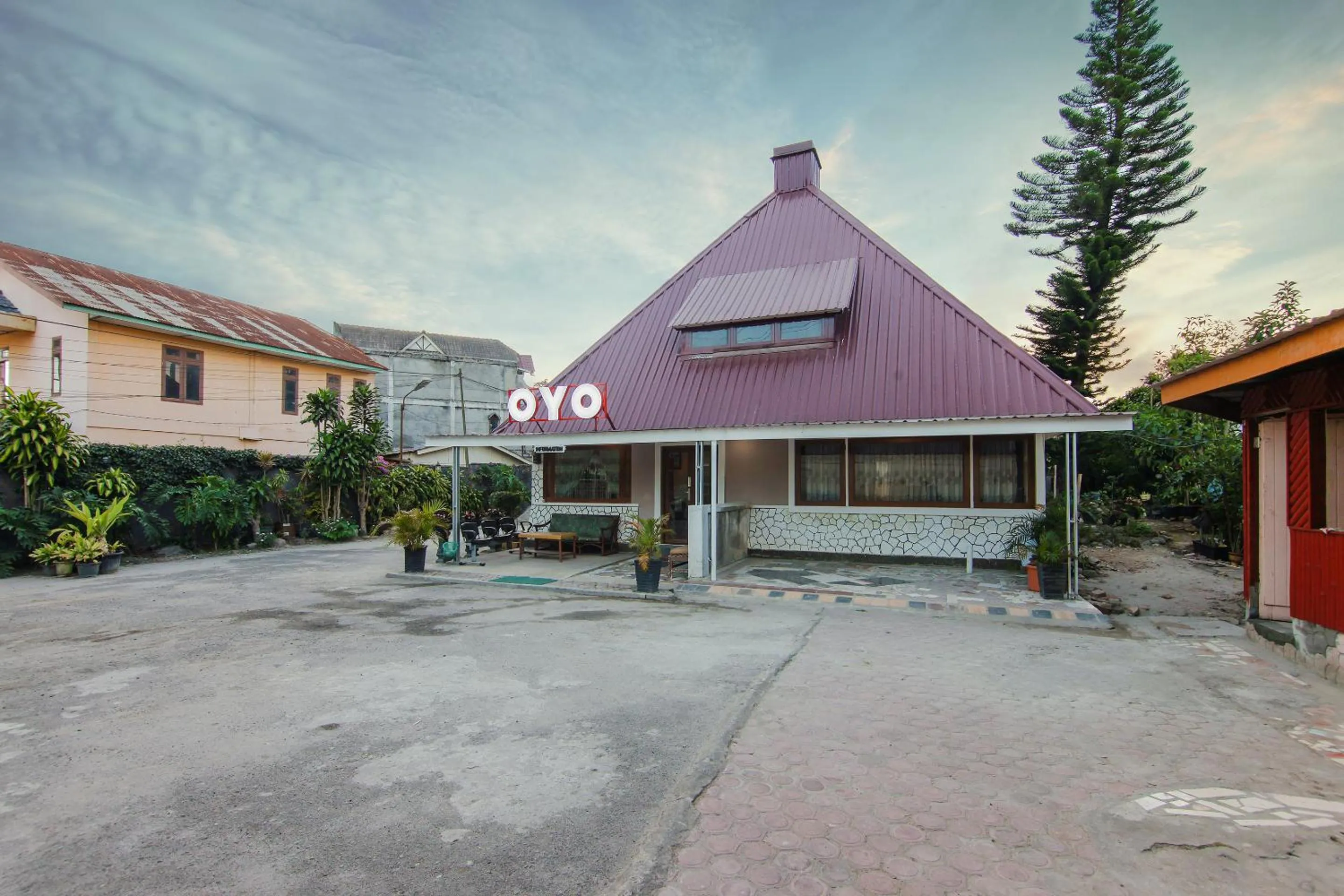 Facade/entrance, Property Building in OYO 799 Hotel Dieng