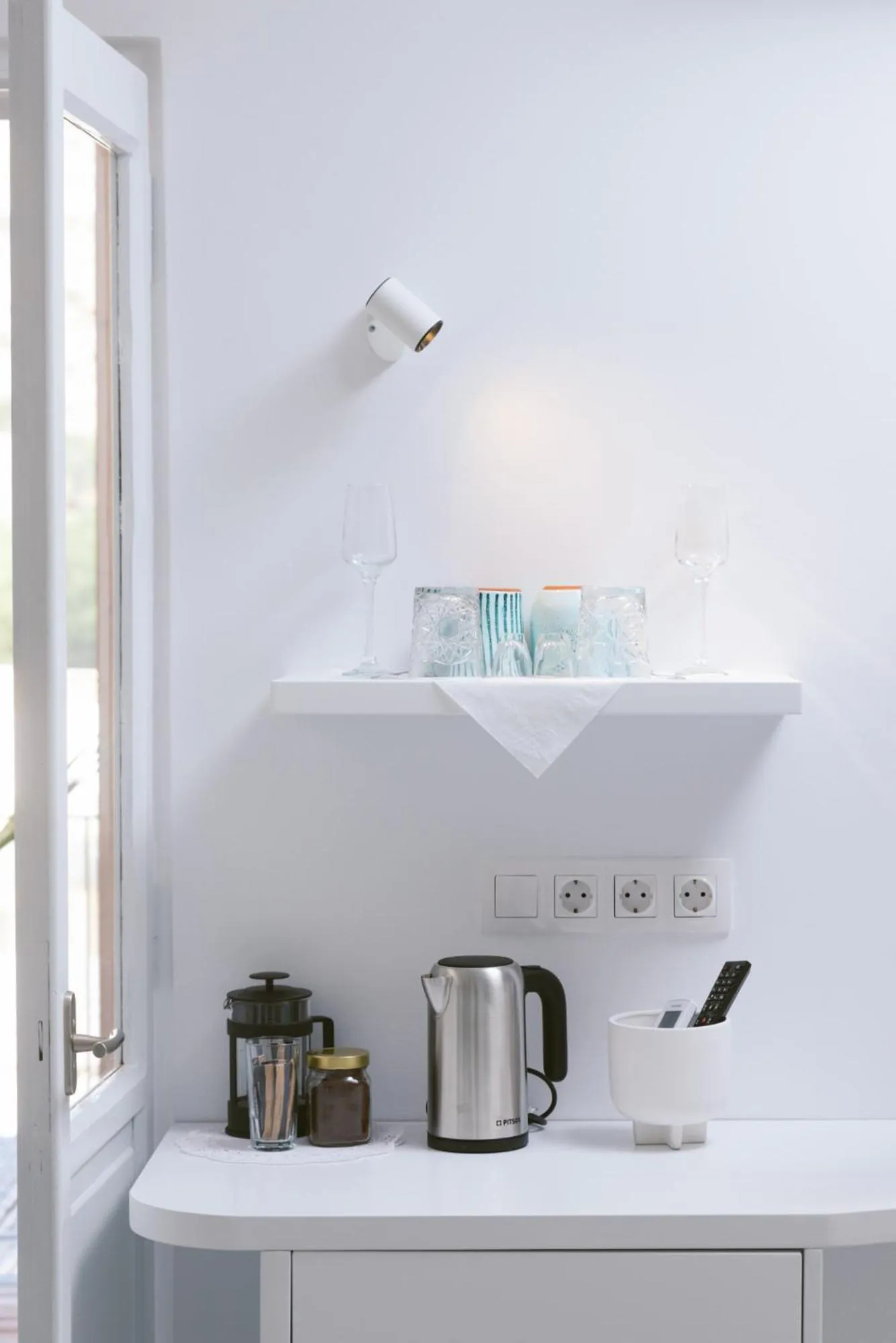 Die Zwei Brüder Art & Suites