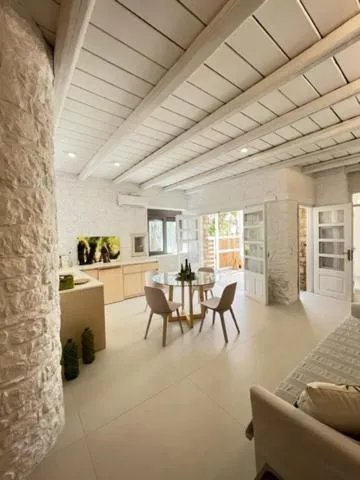 Die Zwei Brüder Art & Suites