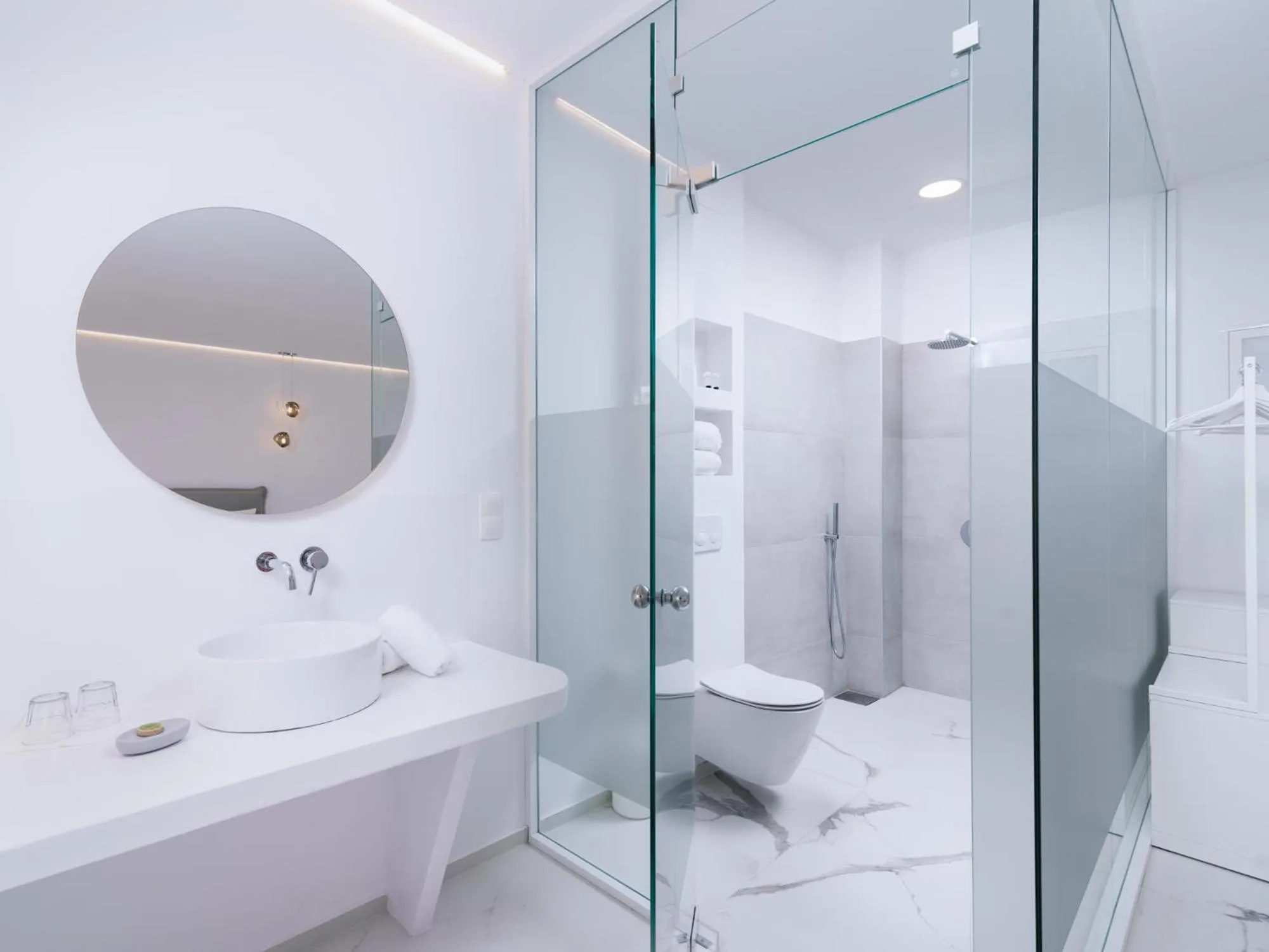 Die Zwei Brüder Art & Suites