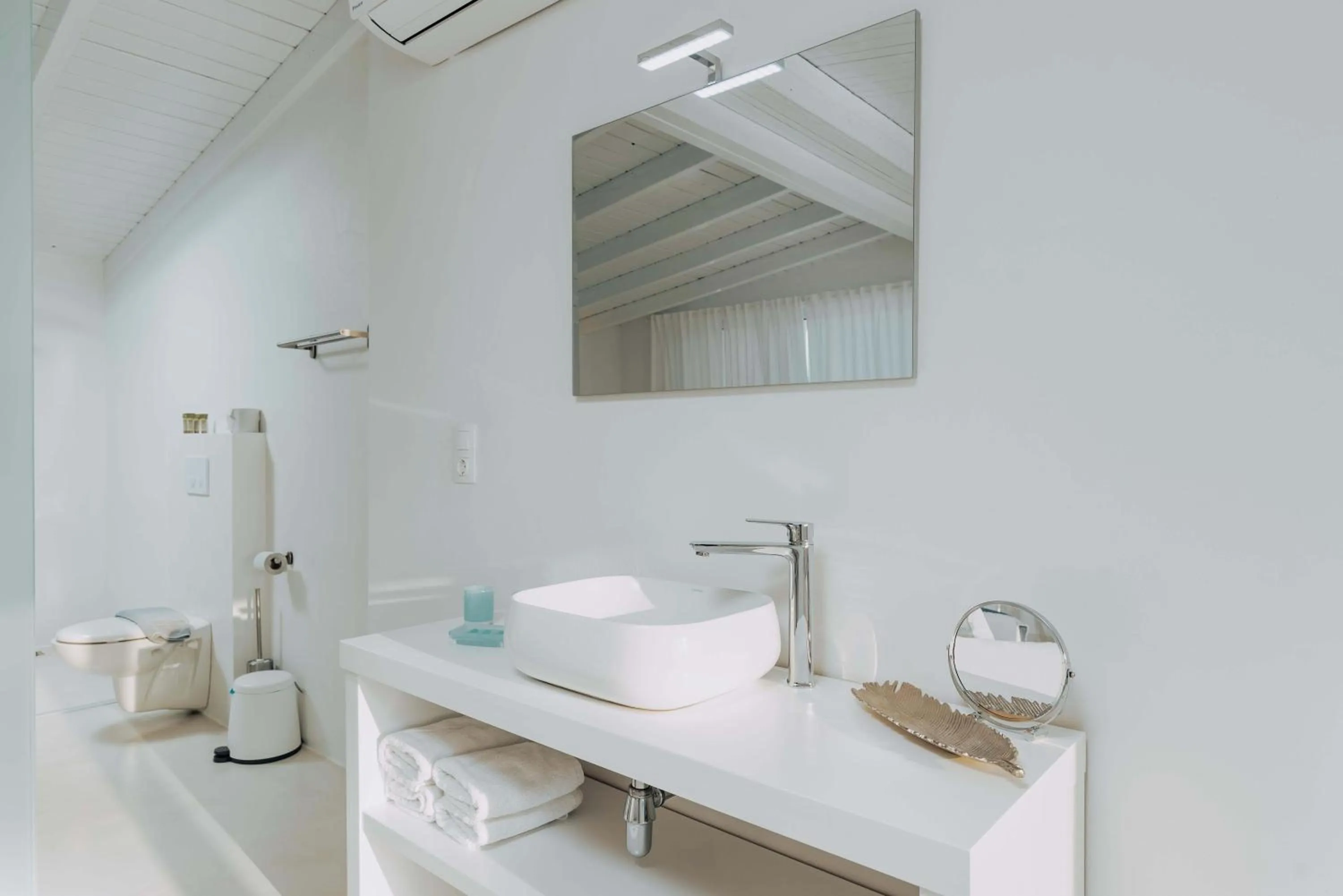 Die Zwei Brüder Art & Suites