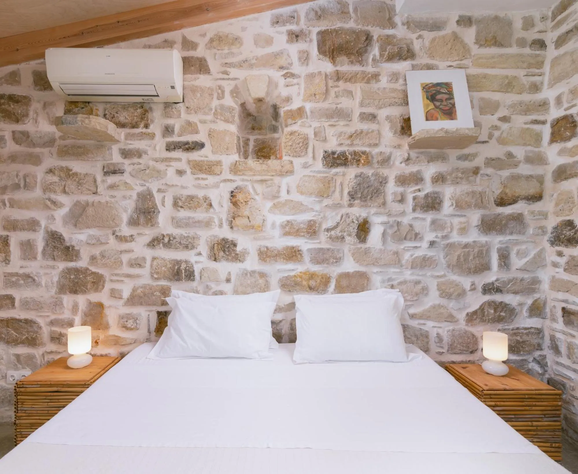 Bed in Die Zwei Brüder Art & Suites