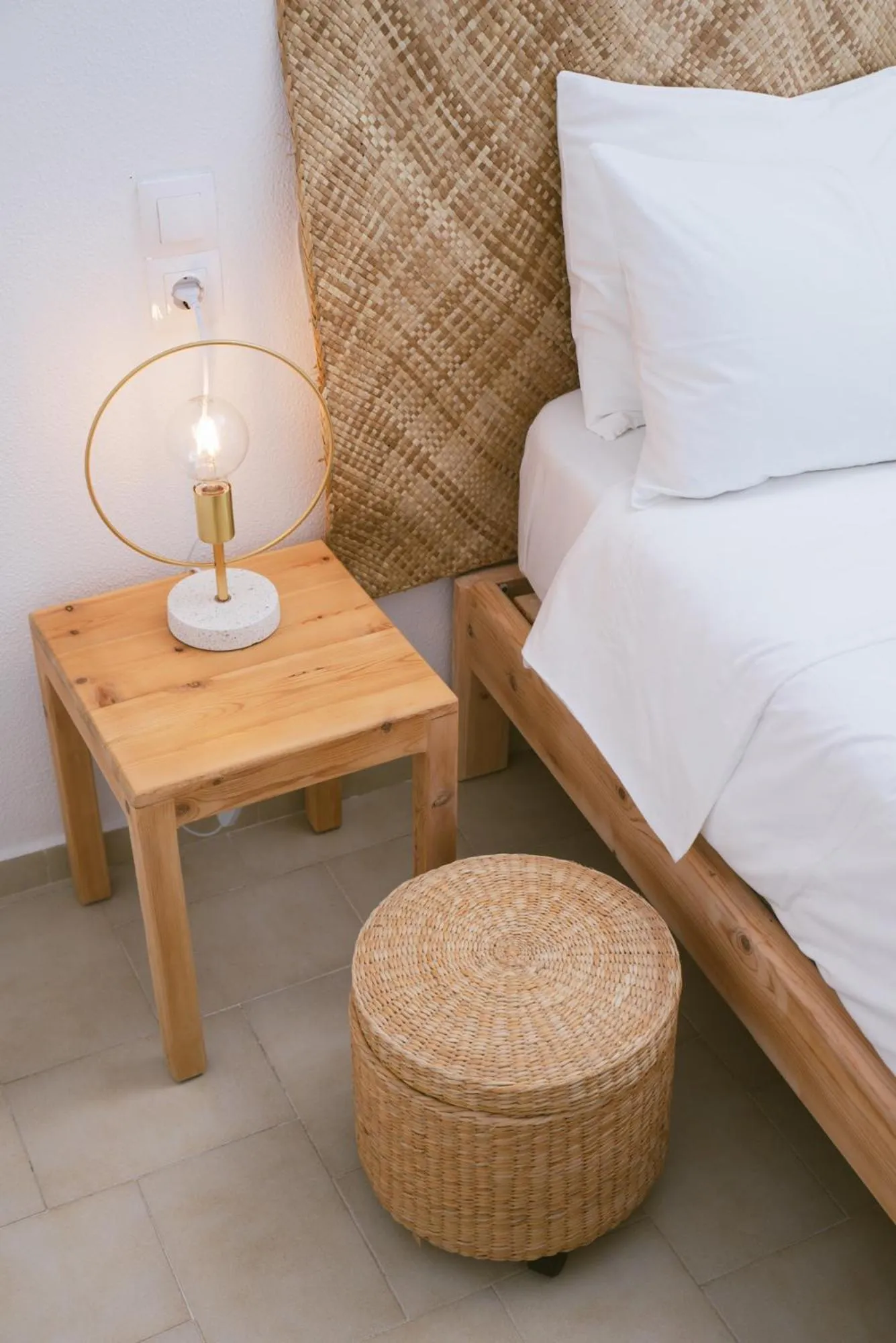 Bed in Die Zwei Brüder Art & Suites