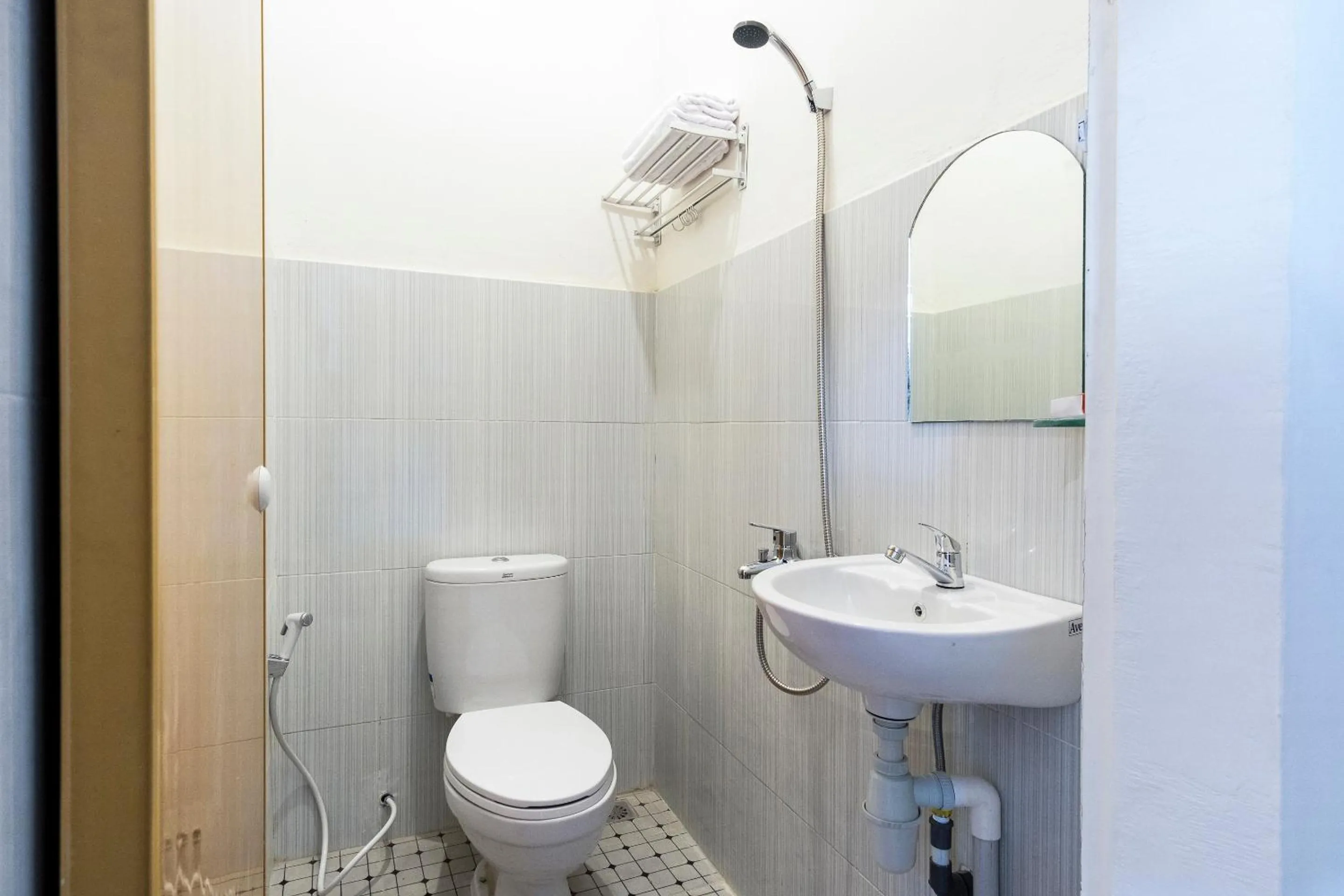 Bathroom in Capital O 873 Kamani Homestay Syariah