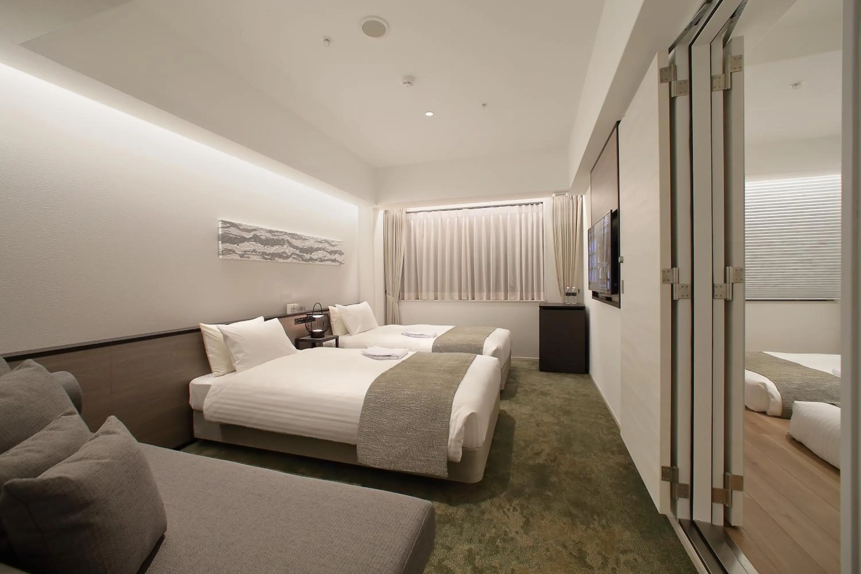 Photo of the whole room, Bed in ORIENTAL HOTEL KYOTO ROKUJO