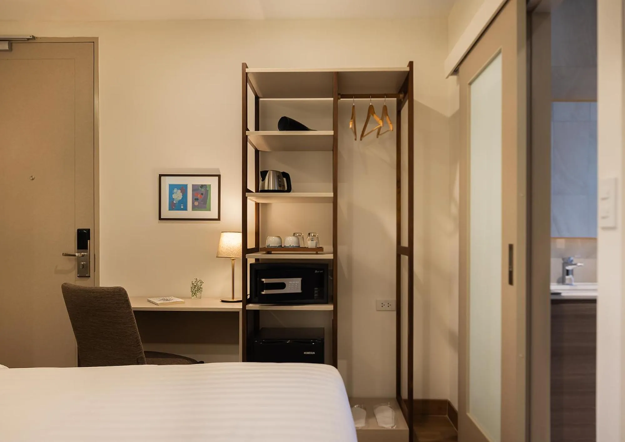 Coffee/tea facilities, Bed in SOVA Hotel Bangkok