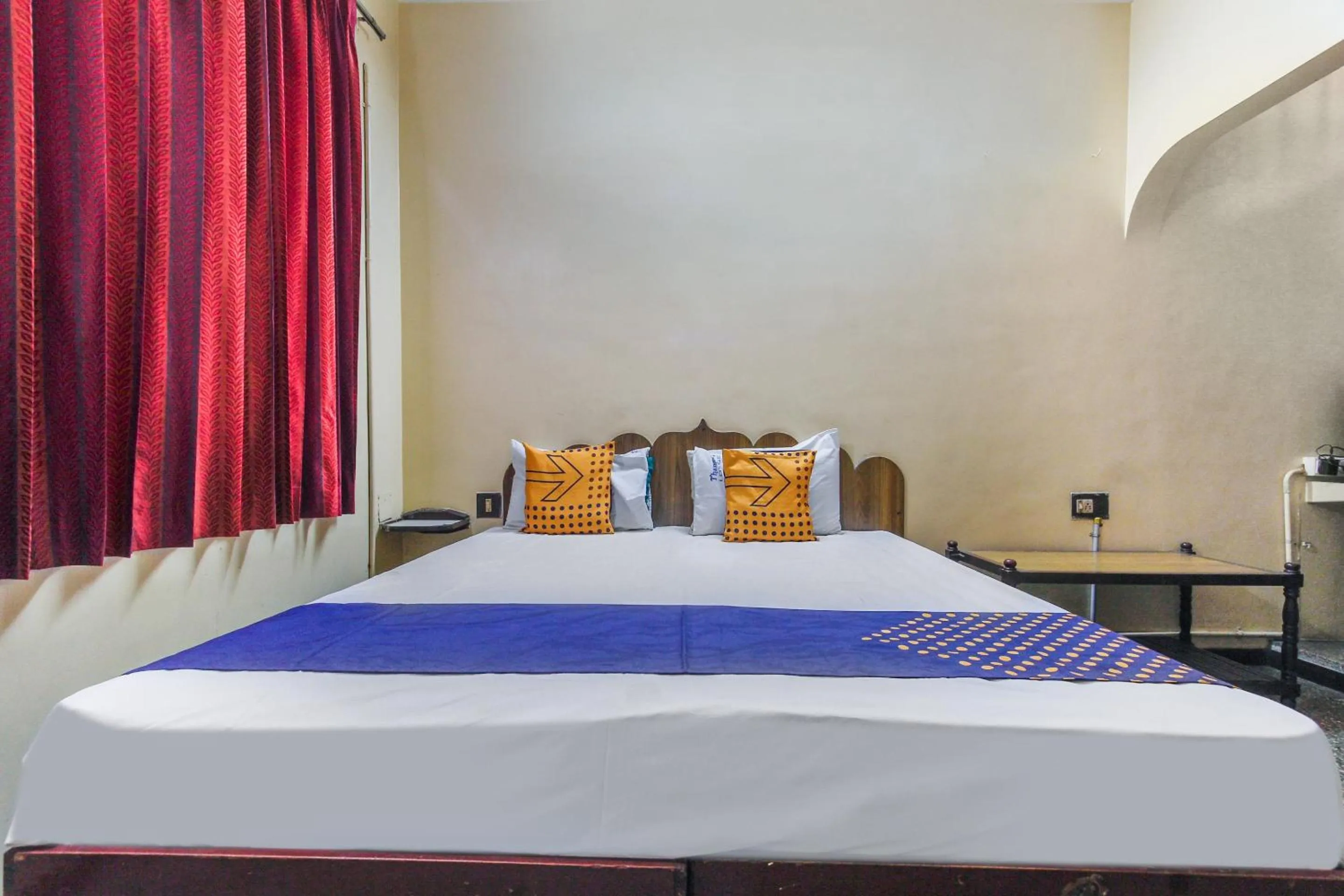 Bedroom, Bed in SPOT ON Thangam Lodge