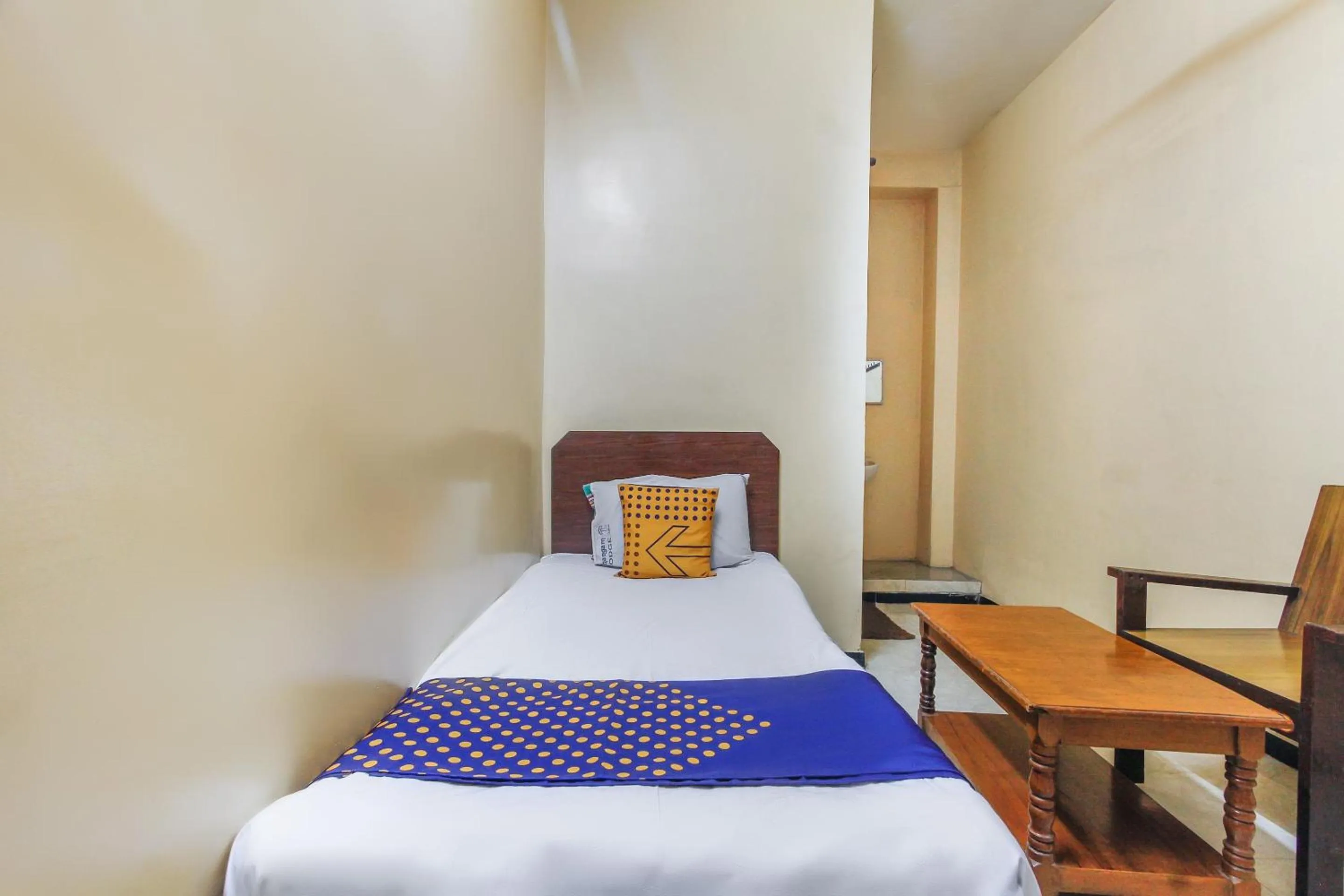 Bedroom, Bed in SPOT ON Thangam Lodge