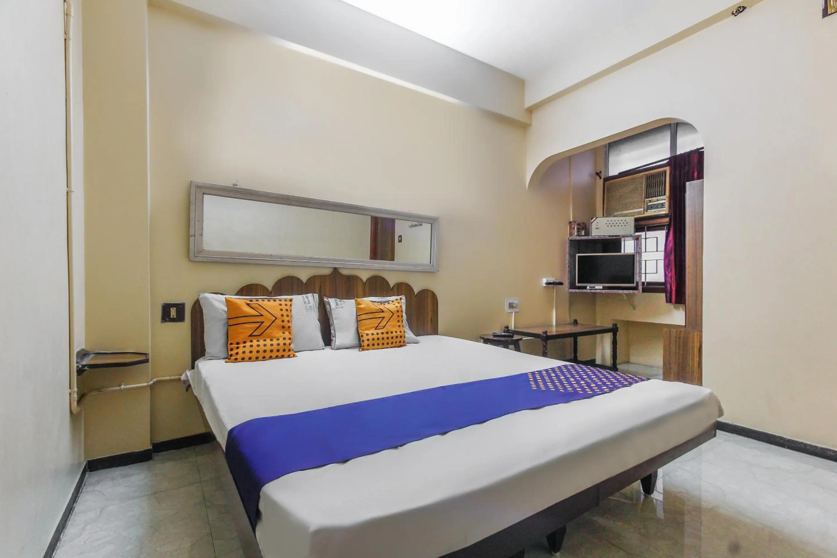 Bedroom, Bed in SPOT ON Thangam Lodge