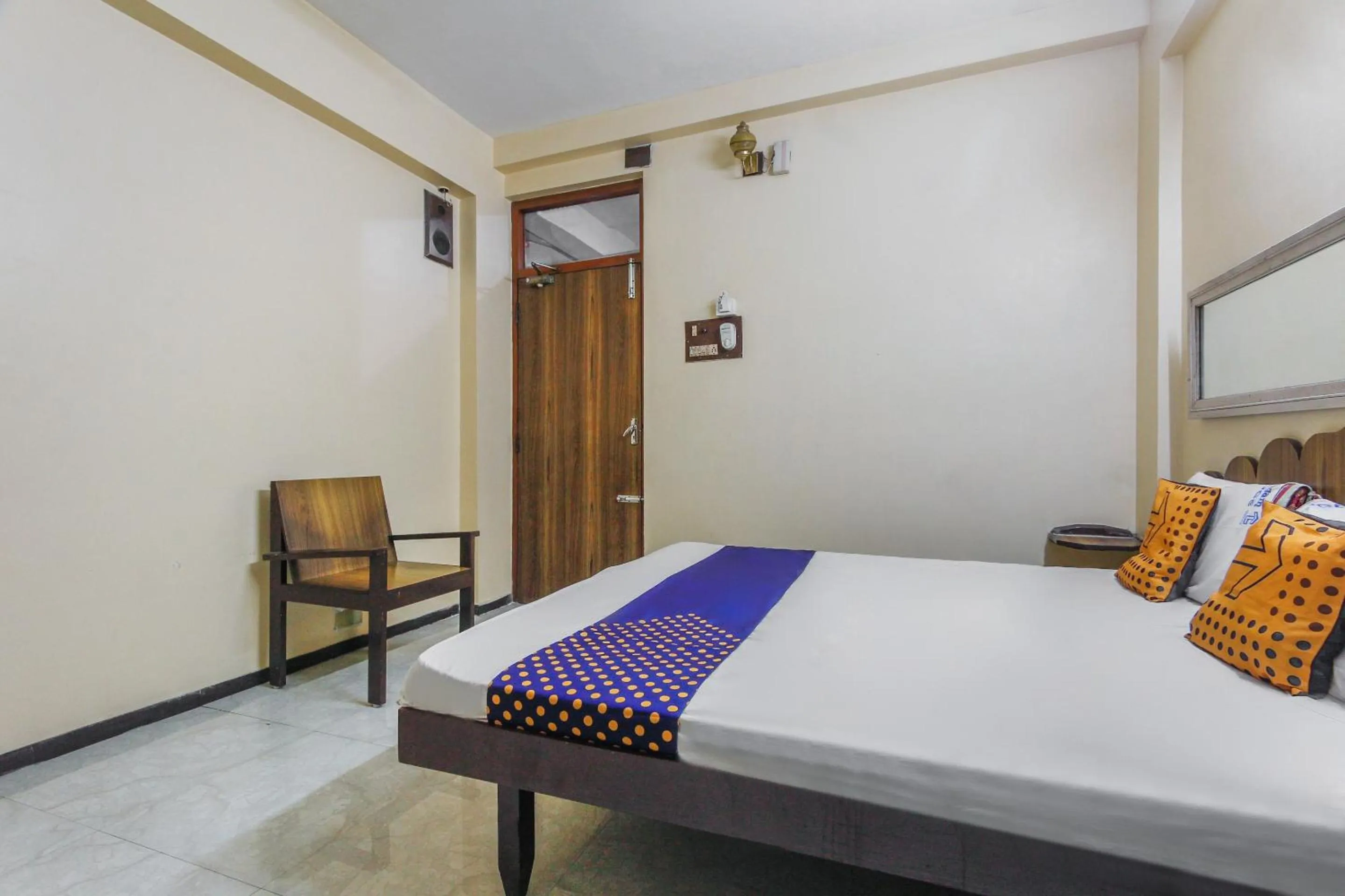 Bedroom, Bed in SPOT ON Thangam Lodge