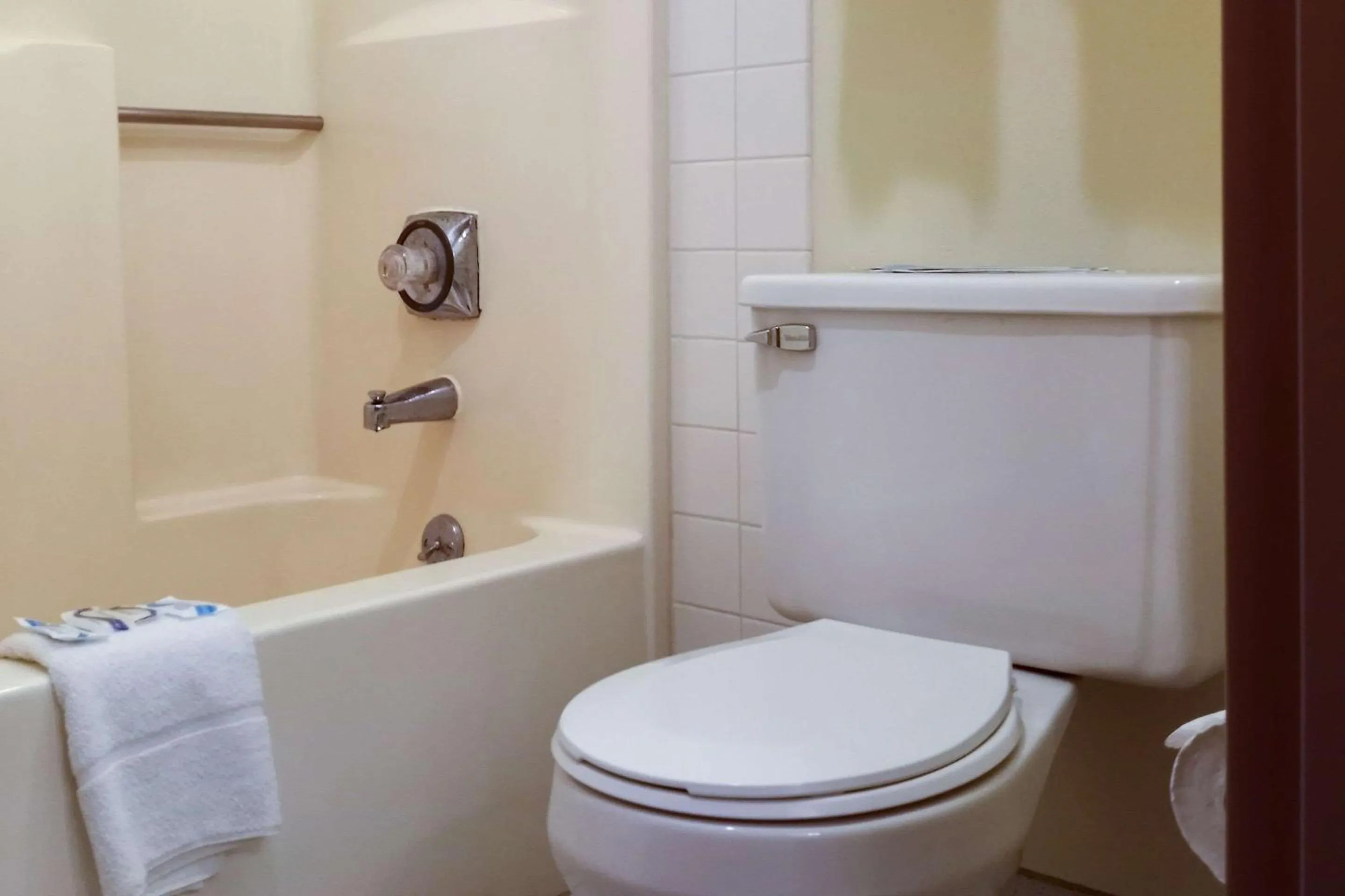 Bathroom in Econo Lodge