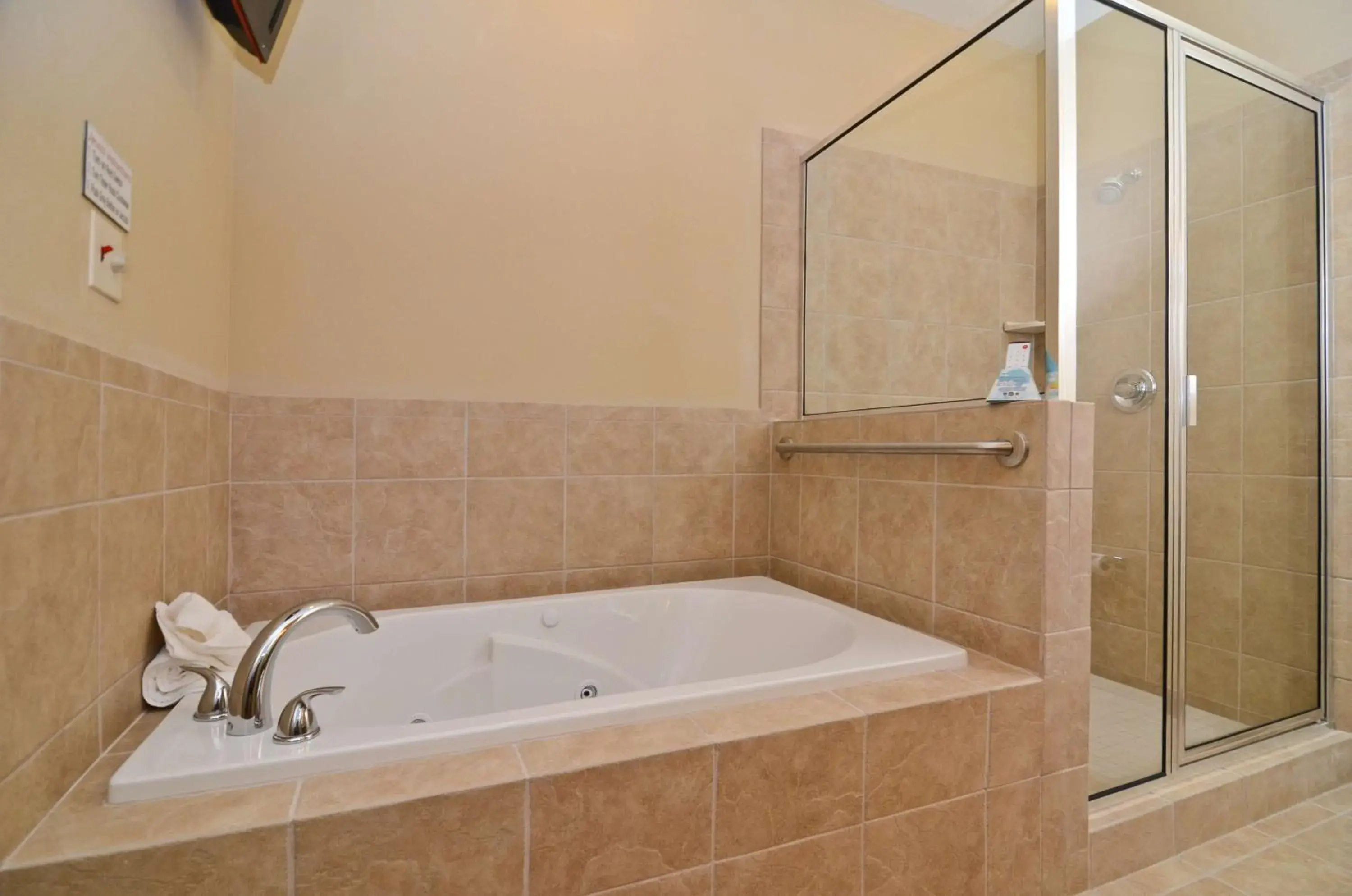 Bathroom in Best Western Plus Emory at Lake Fork Inn & Suites Bathroom in Best Western Plus Emory at Lake Fork Inn & Suites