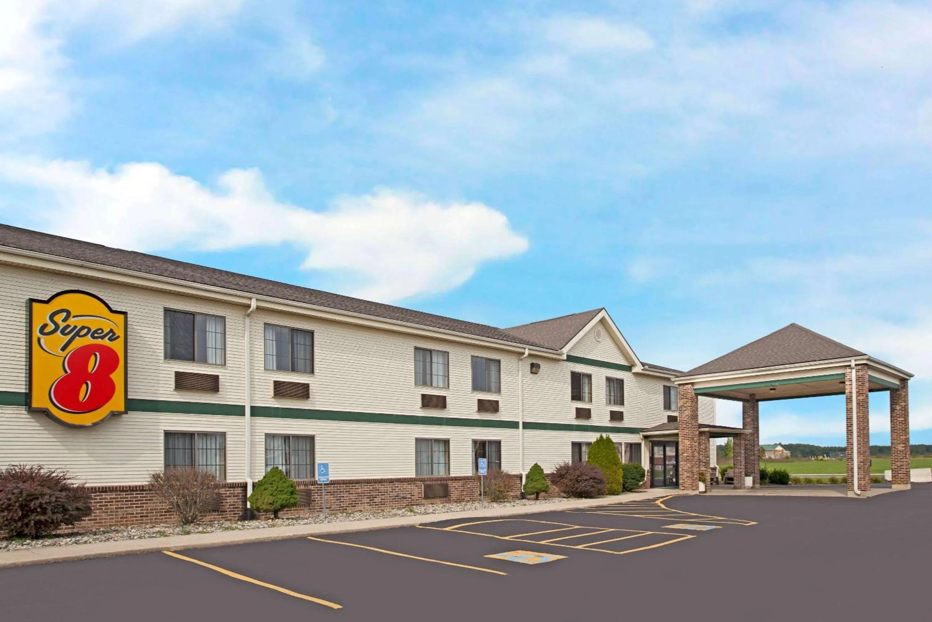 Property building in Super 8 by Wyndham Defiance