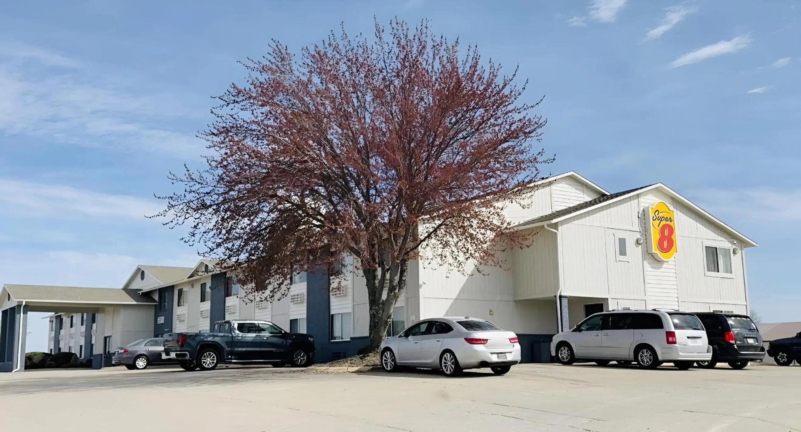 Property building in Super 8 by Wyndham Smithville Kansas City