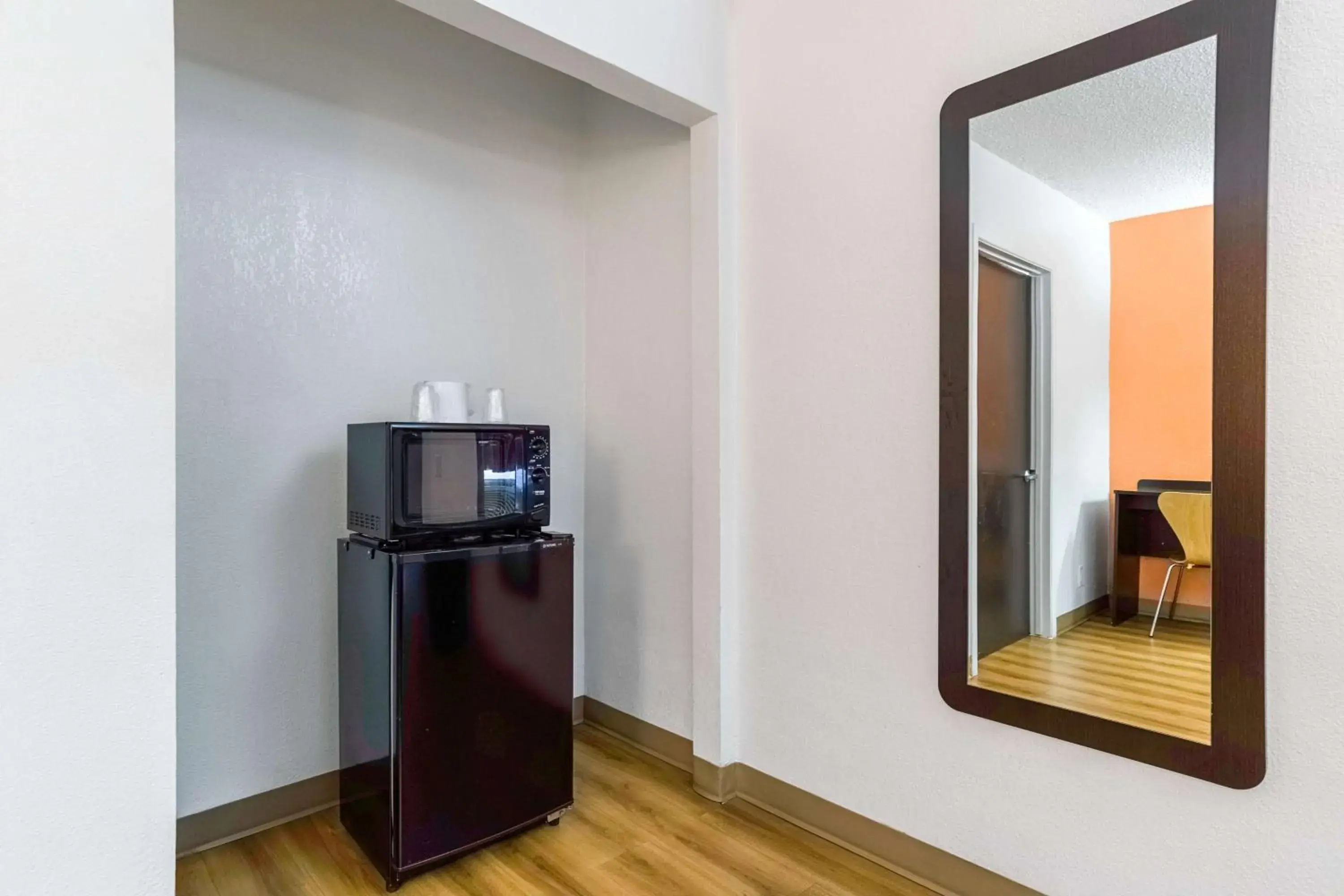 Photo of the whole room in Motel 6-Long Beach, CA - International City Photo of the whole room in Motel 6-Long Beach, CA - International City