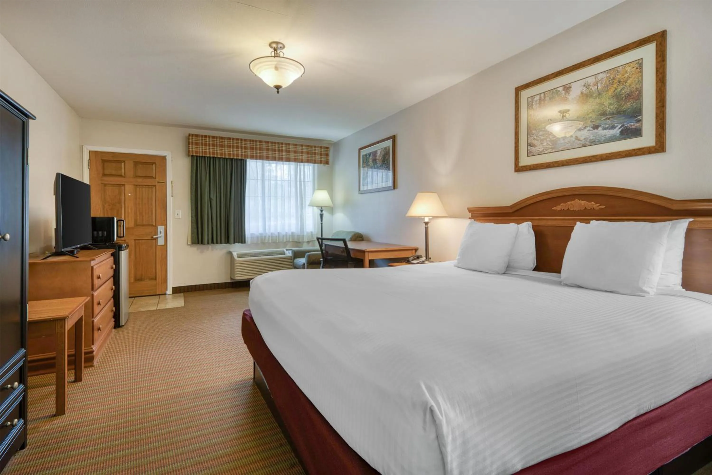 Bedroom, Bed in SureStay Hotel by Best Western Leesville