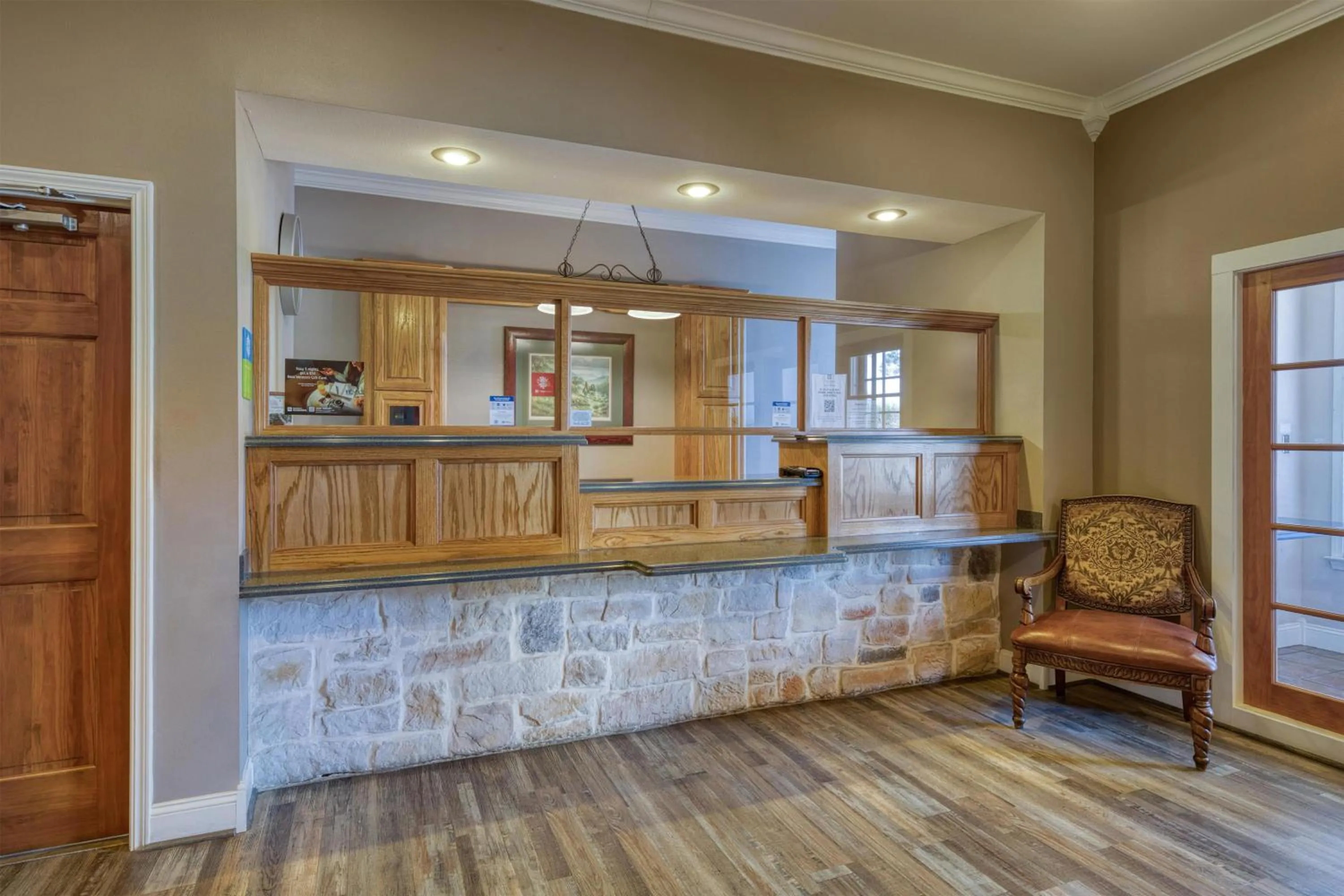 Lobby or reception in SureStay Hotel by Best Western Leesville