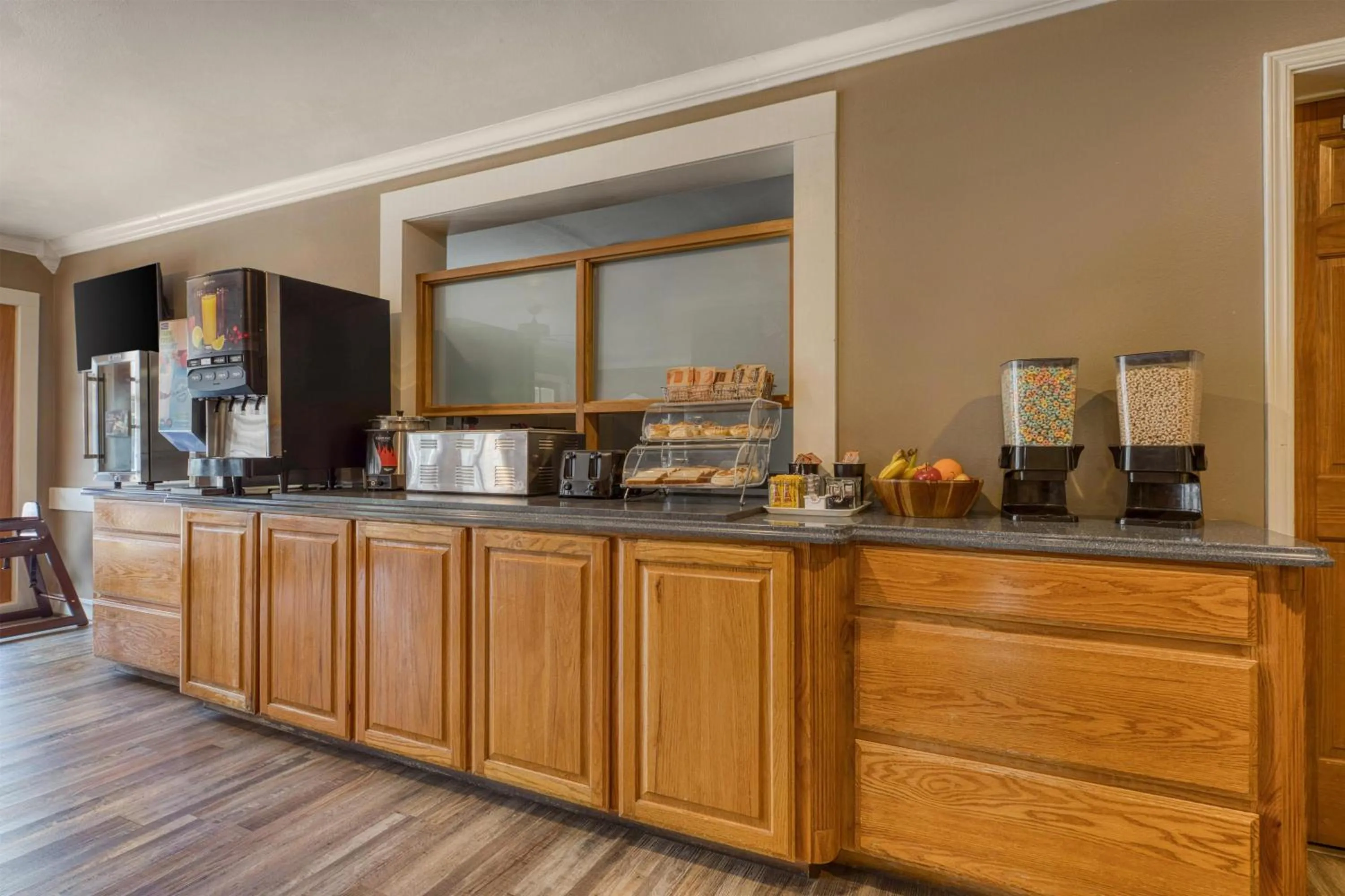 Breakfast in SureStay Hotel by Best Western Leesville