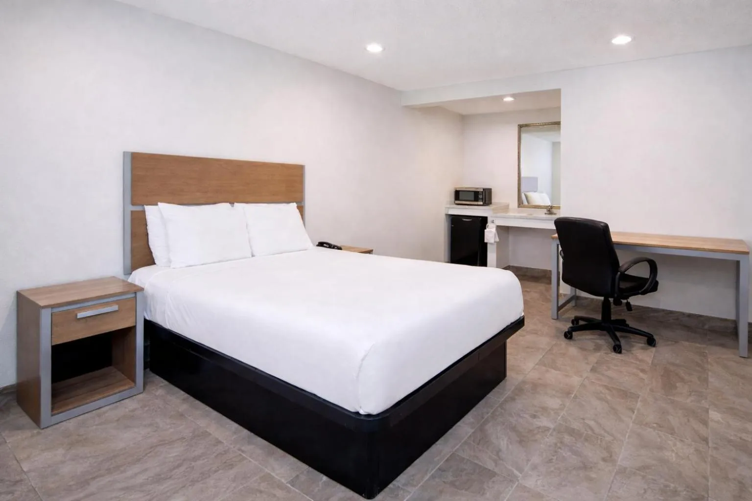 Bed in Super 8 by Wyndham Bakersfield CA Near Airport