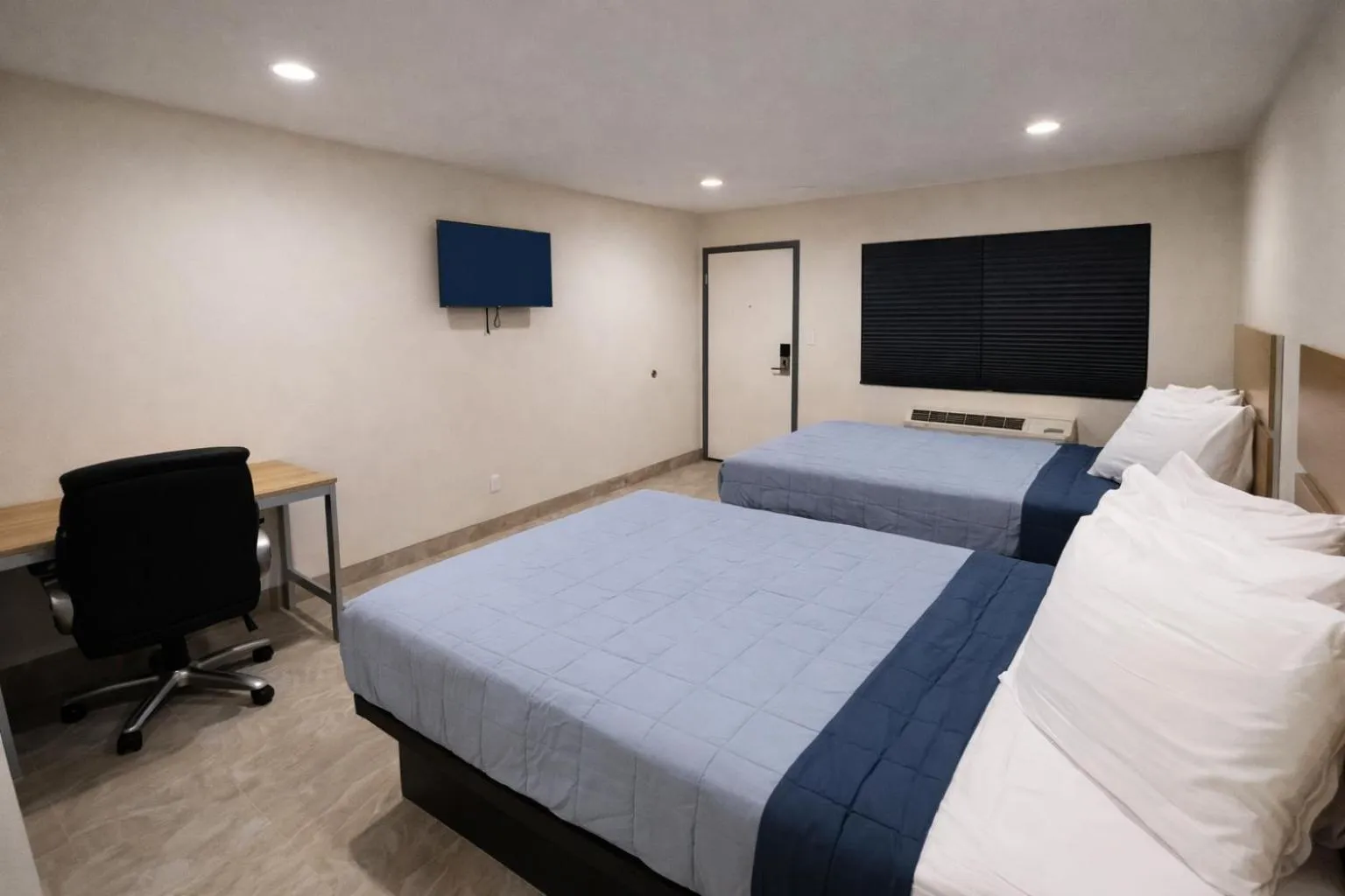 Bed in Super 8 by Wyndham Bakersfield CA Near Airport