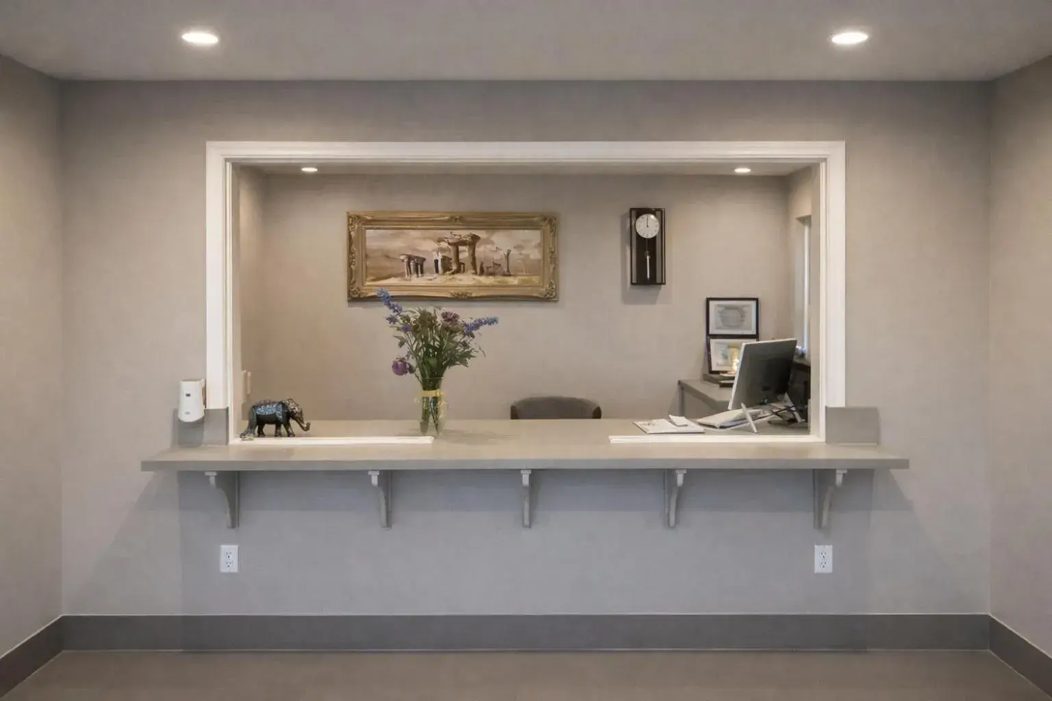 Facade/entrance in Super 8 by Wyndham Bakersfield CA Near Airport Facade/entrance in Super 8 by Wyndham Bakersfield CA Near Airport