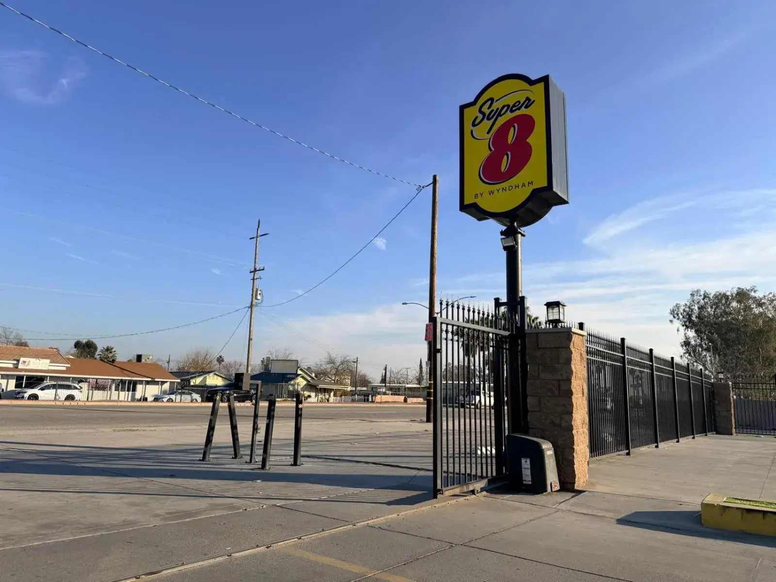 Street view in Super 8 by Wyndham Bakersfield CA Street view in Super 8 by Wyndham Bakersfield CA