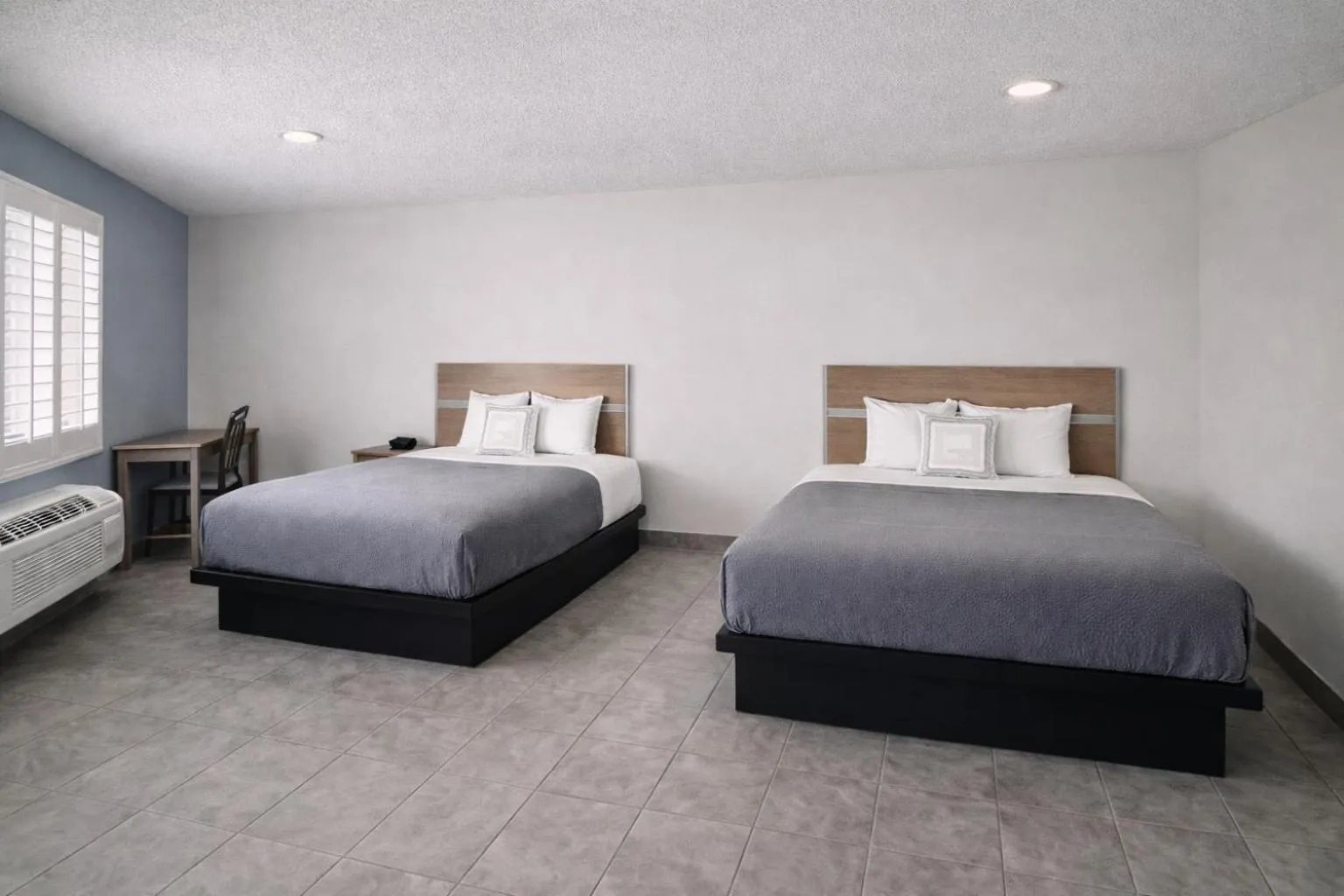 Bed in Super 8 by Wyndham Bakersfield CA Near Airport