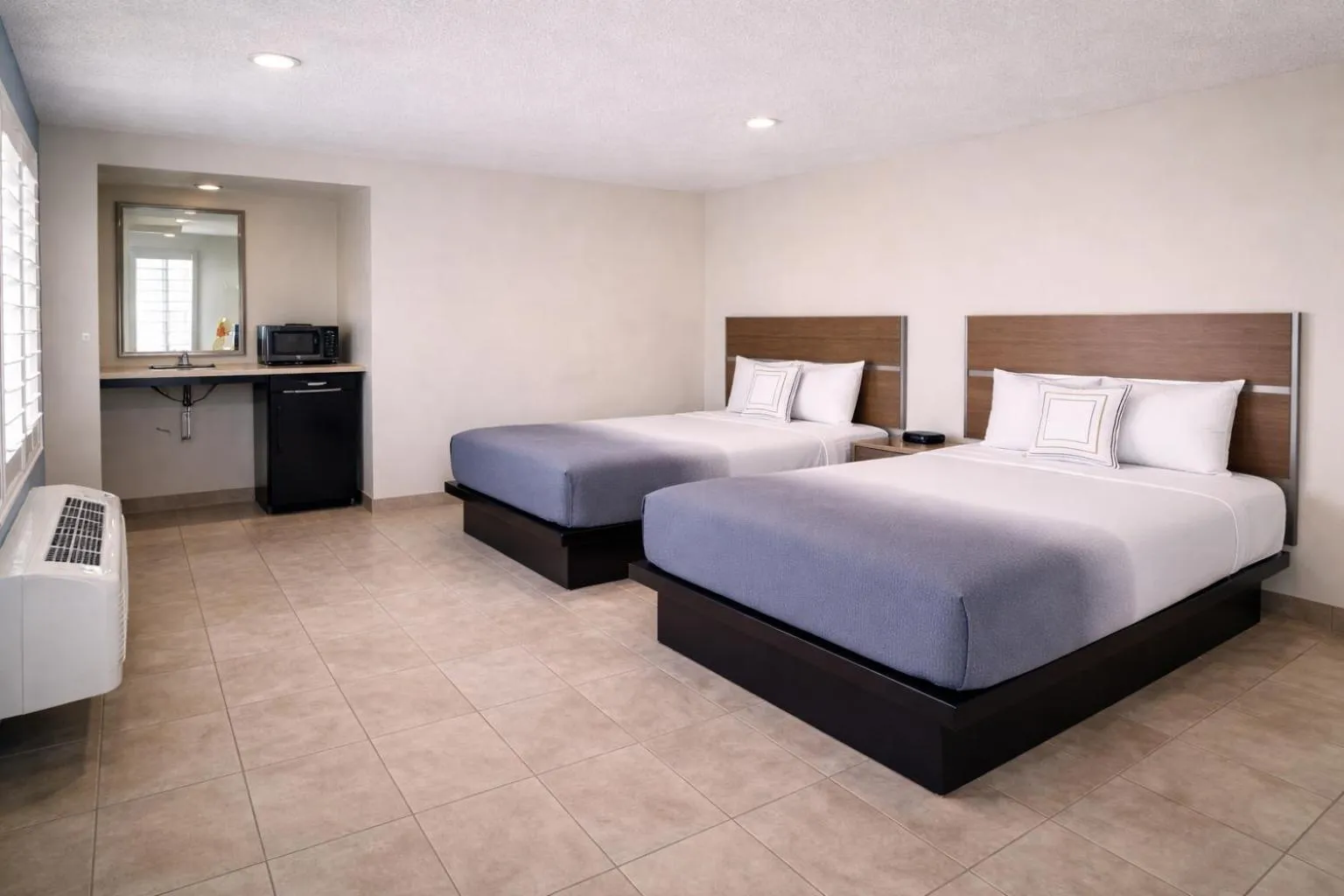 Bed in Super 8 by Wyndham Bakersfield CA Near Airport