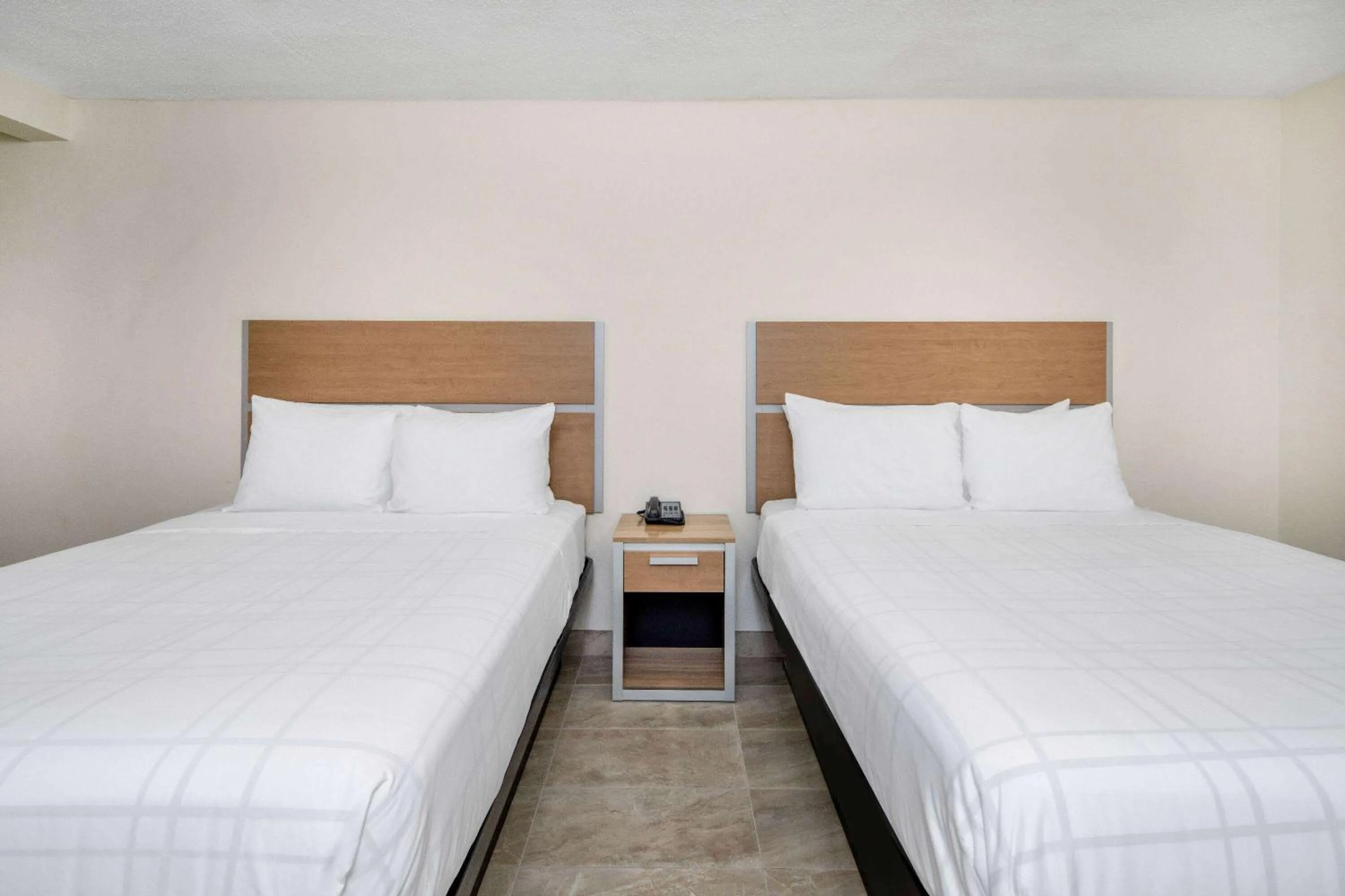 Photo of the whole room in Super 8 by Wyndham Bakersfield CA