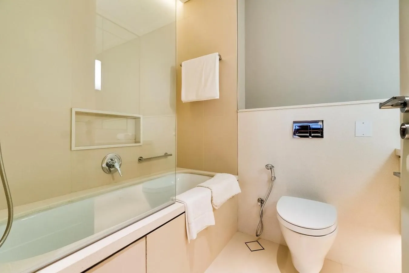 Shower in Vida Downtown Residences