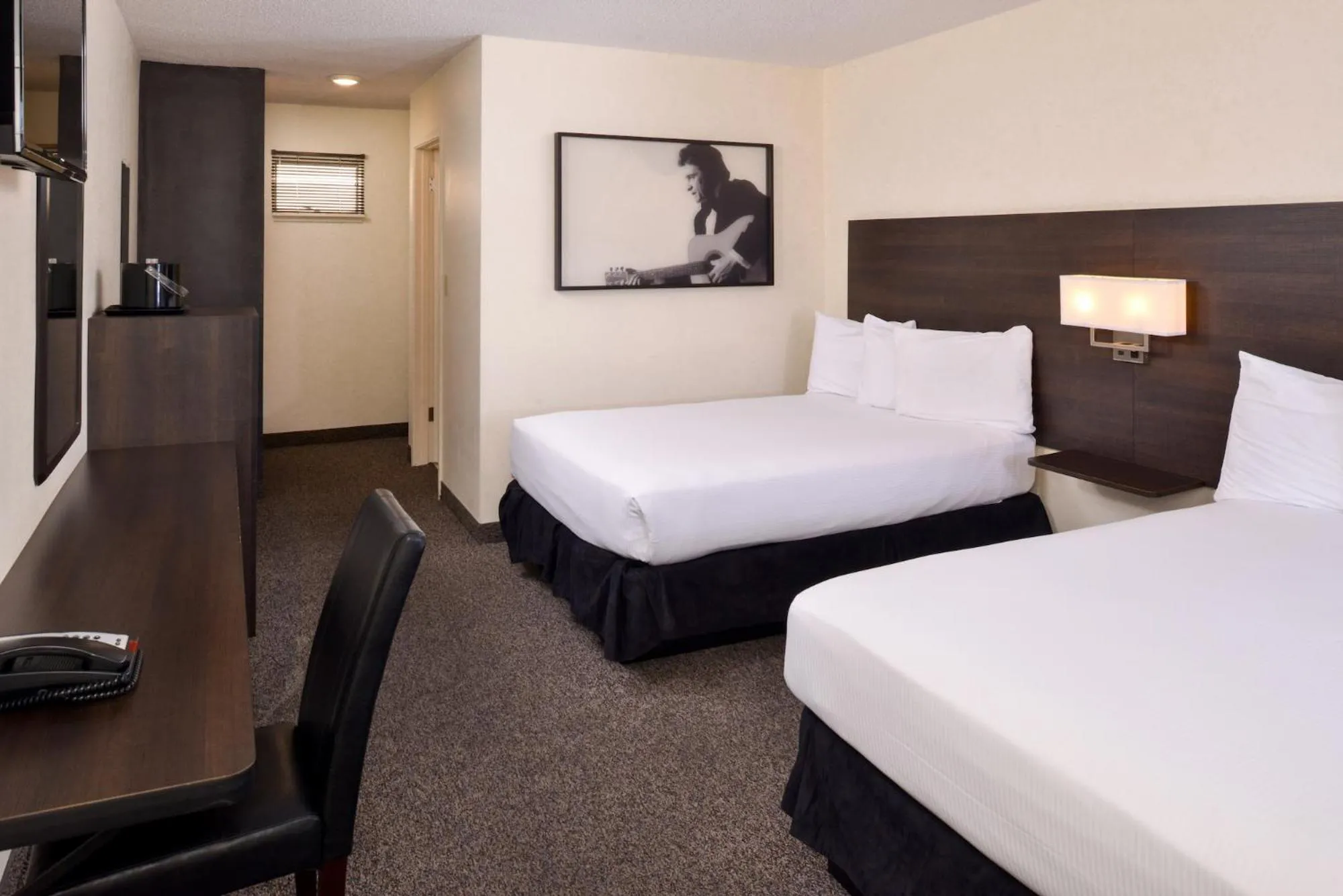 Bedroom, Bed in Steam Plant Hotel